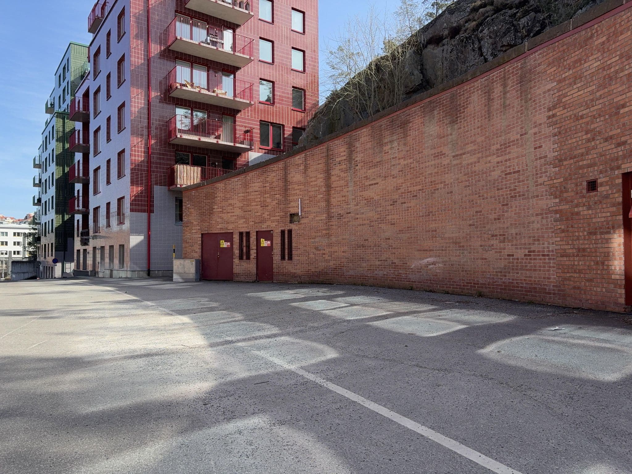 Street view near Hotel Yield System, Nacka — © nahwarang (CC BY-SA · Mapillary)