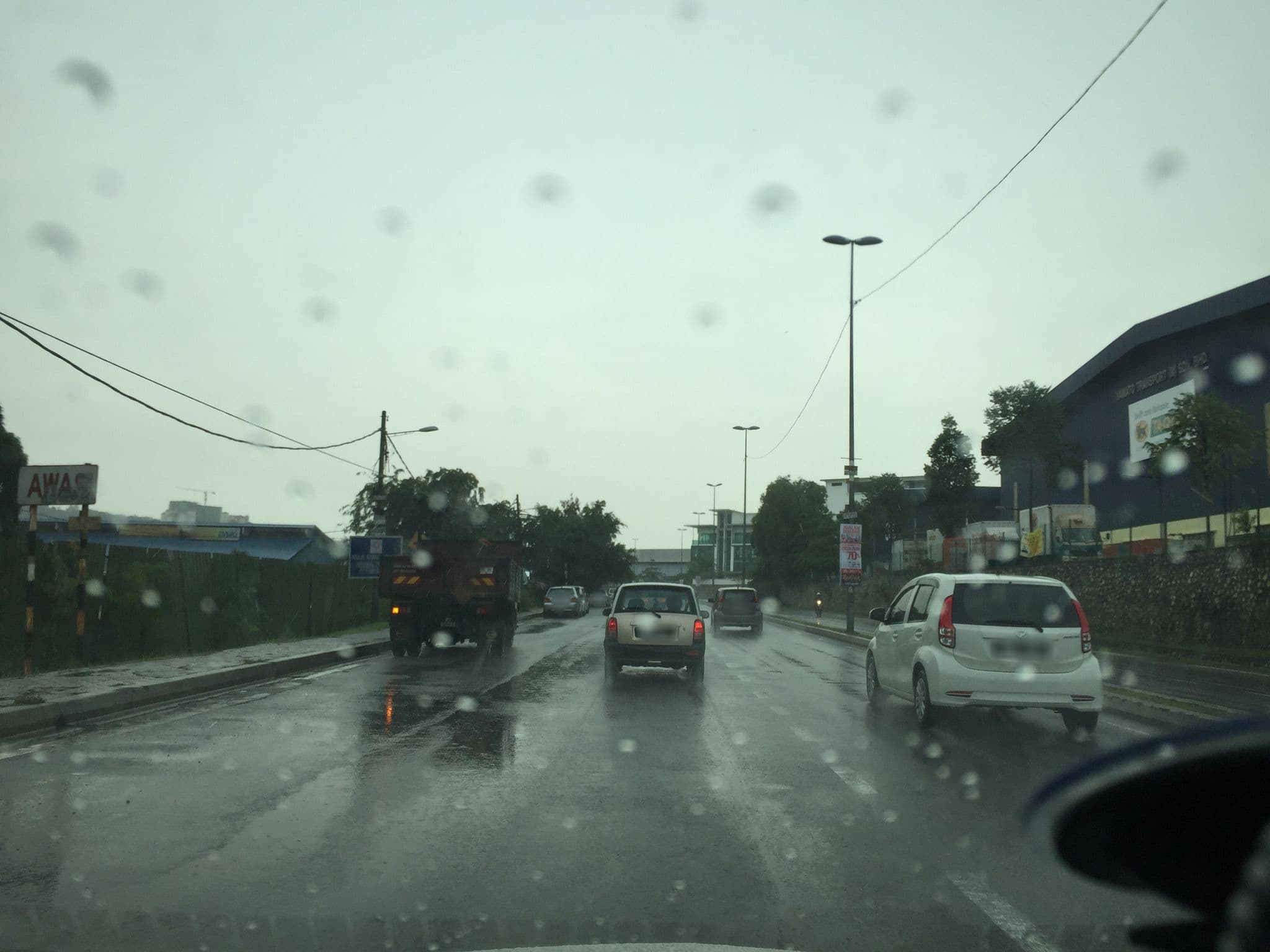 Street view near Tubtub, Puchong — © riblit (CC BY-SA · Mapillary)