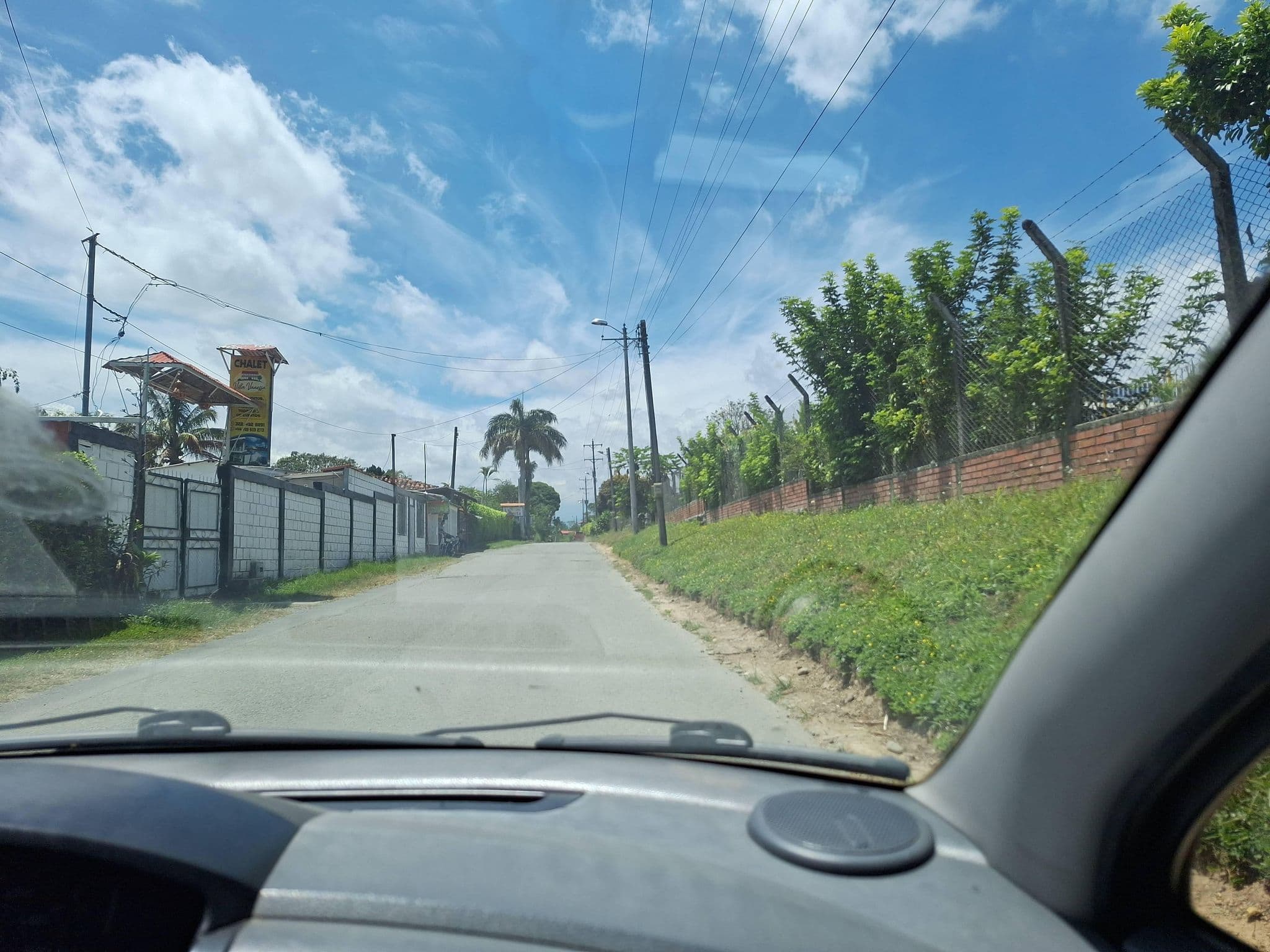 Street view near Villa Vanesa, Montenegro — © Mariacamila (CC BY-SA · Mapillary)
