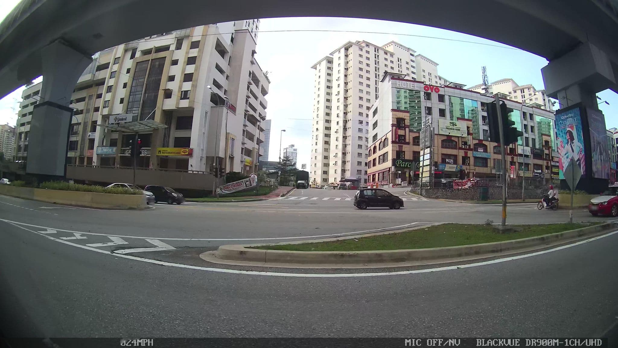 Street view near De Jaya Hotel Pelangi Damansara, Mutiara Damansara — © kaart_1 (CC BY-SA · Mapillary)