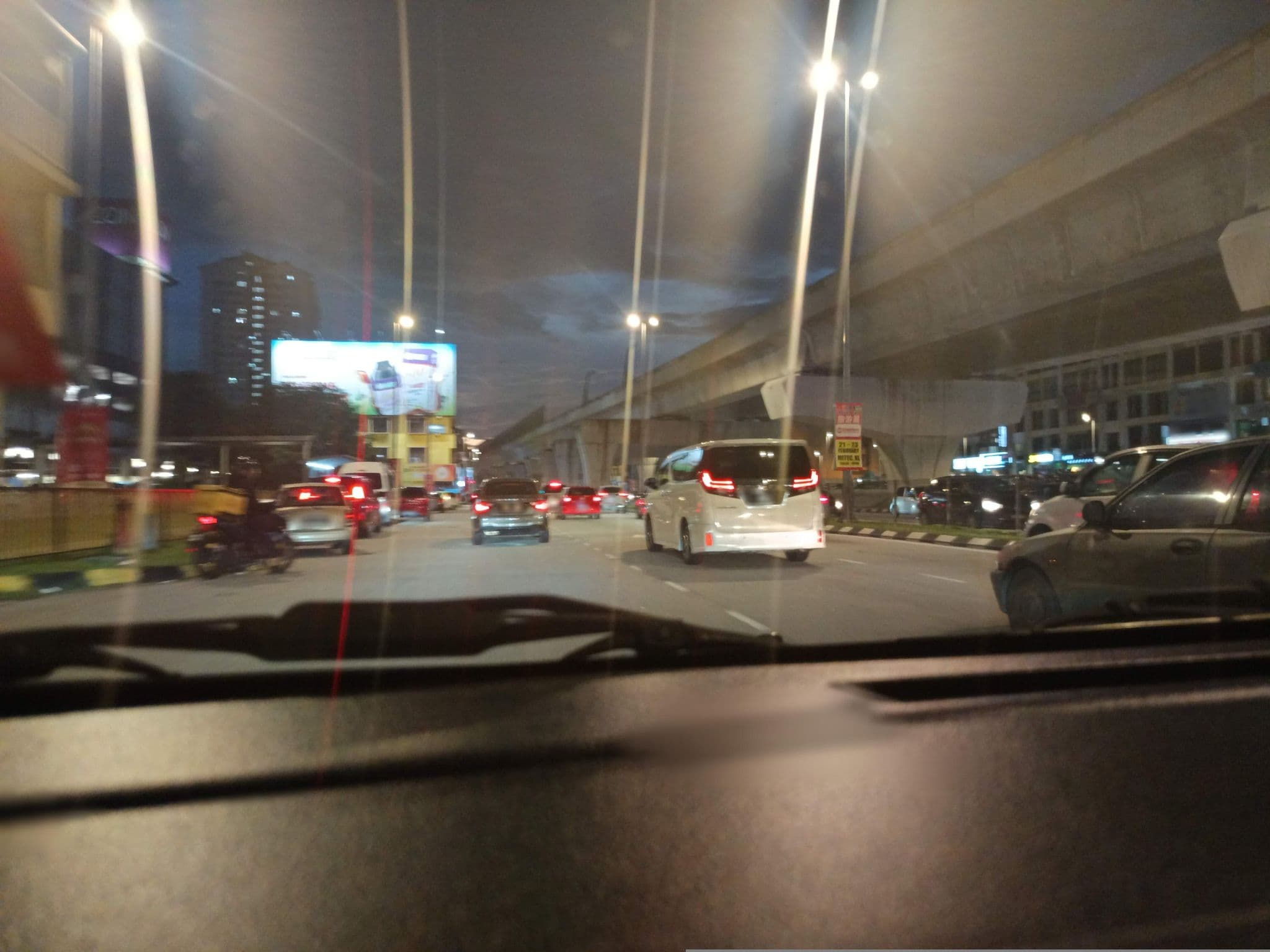 Street view near Palma Pangkor Resort, Kepong — © YikQin (CC BY-SA · Mapillary)