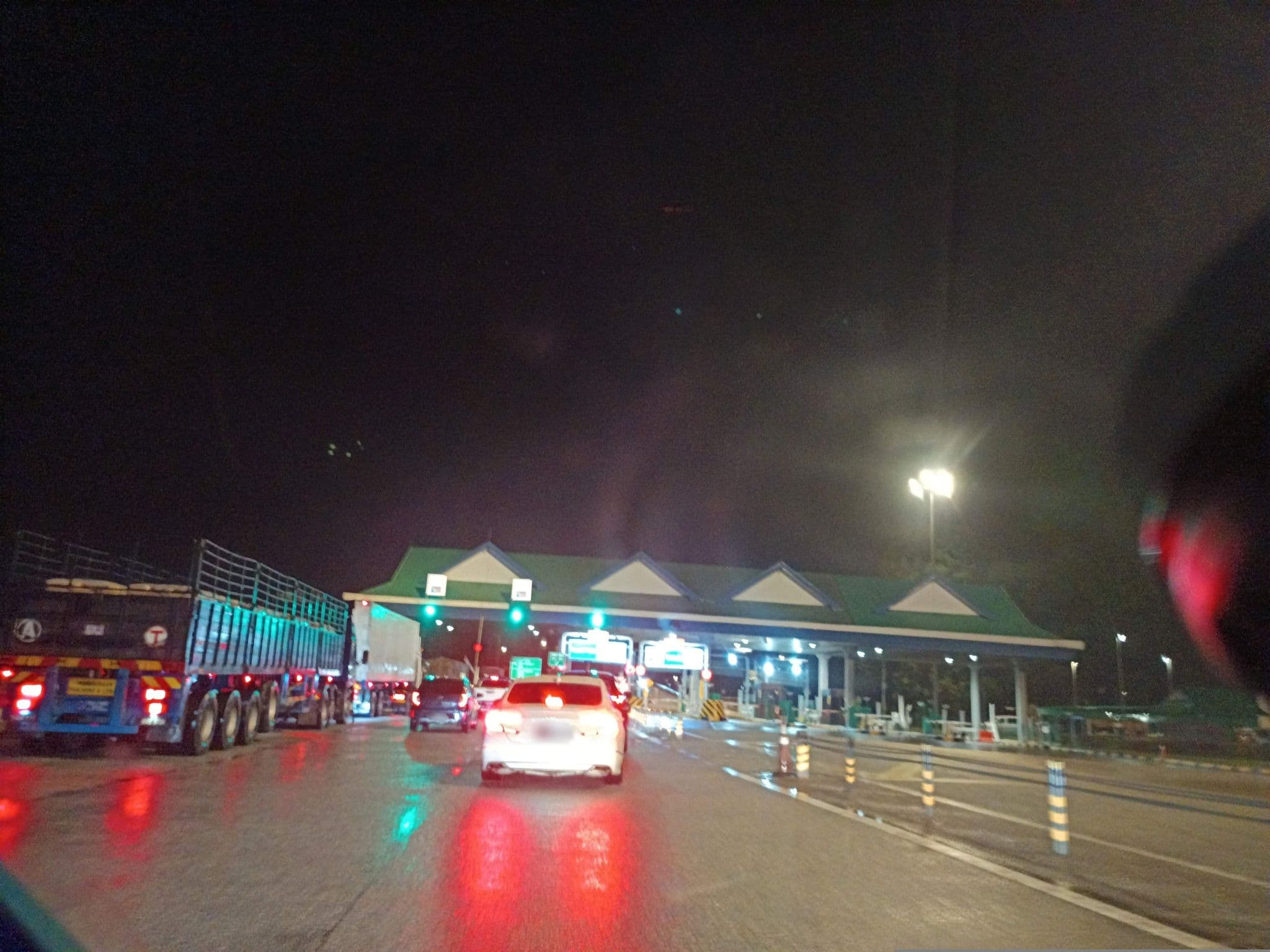 Street view near Impiana Crystal Ballroom, Gopeng — © YikQin (CC BY-SA · Mapillary)