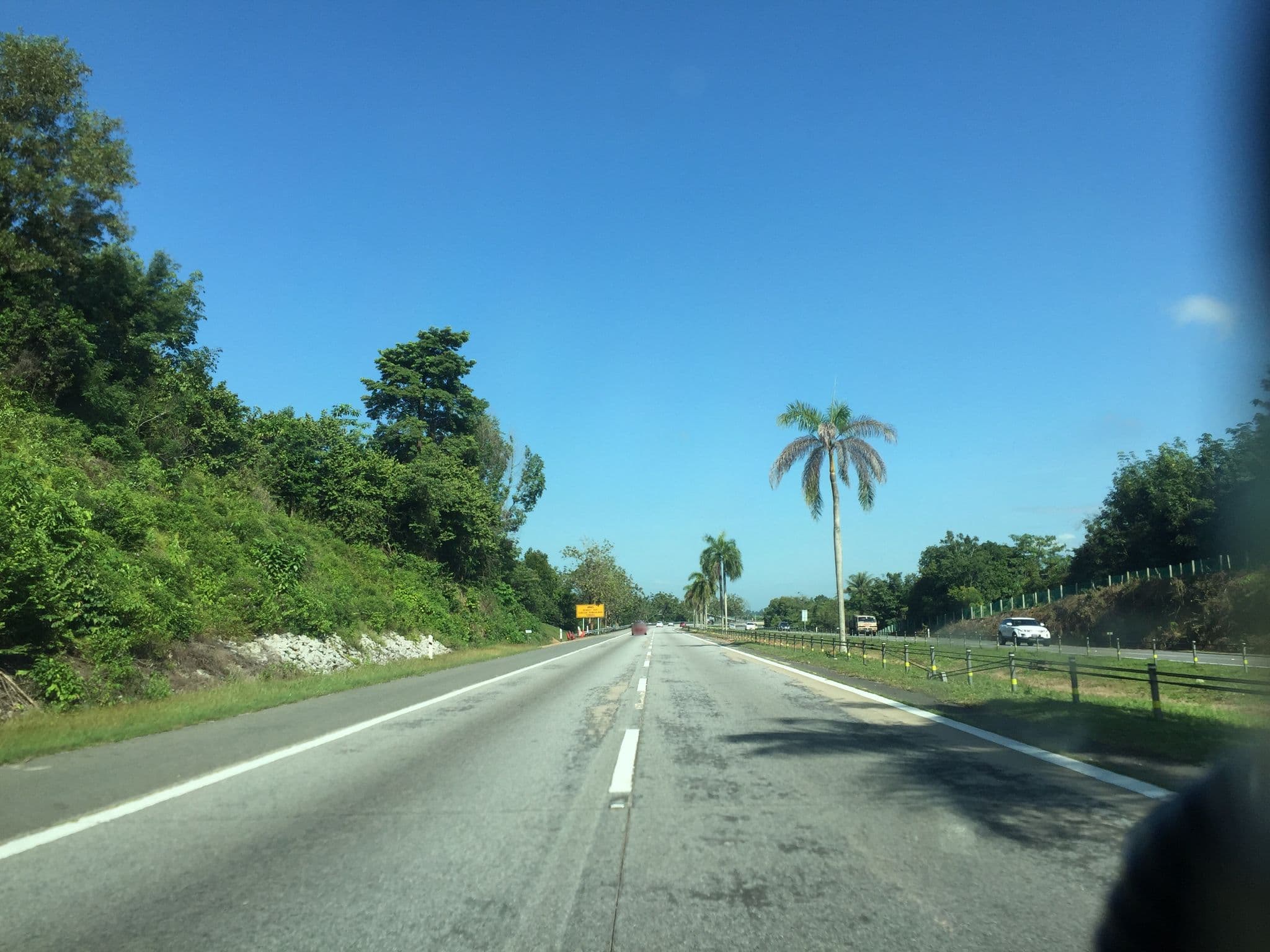 Street view near palace of the golden horses, Guar Chempedak — © riblit (CC BY-SA · Mapillary)