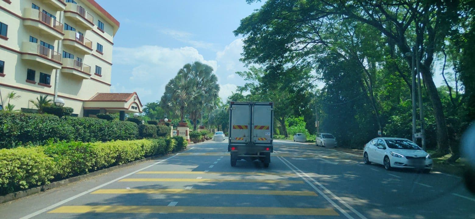 Street view near Foyer Swiss Inn Hotel, Sungai Petani — © zhofirnazhif (CC BY-SA · Mapillary)