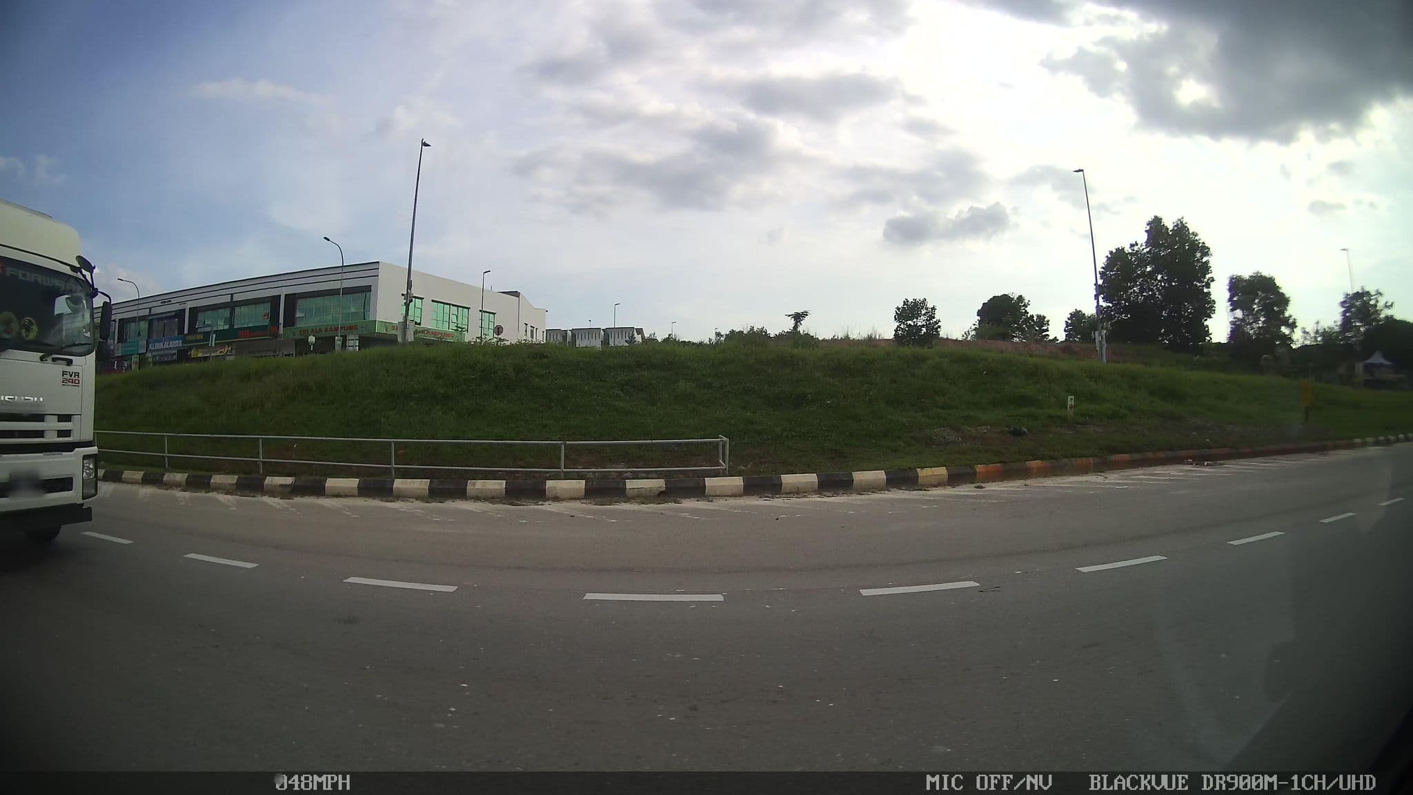 Street view near Hotel Madeena Inn, Bandar Baru Salak Tinggi — © kaart5 (CC BY-SA · Mapillary)