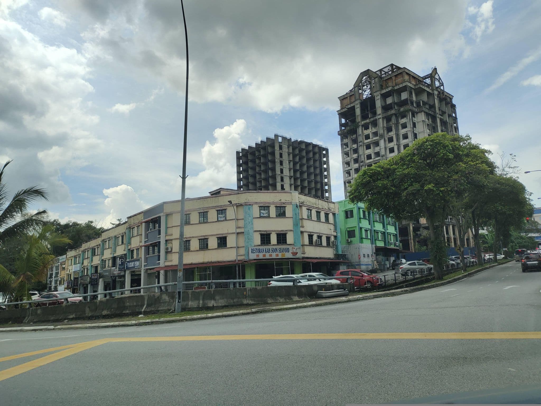 Street view near Hotel Suria, Seremban — © zh9567 (CC BY-SA · Mapillary)