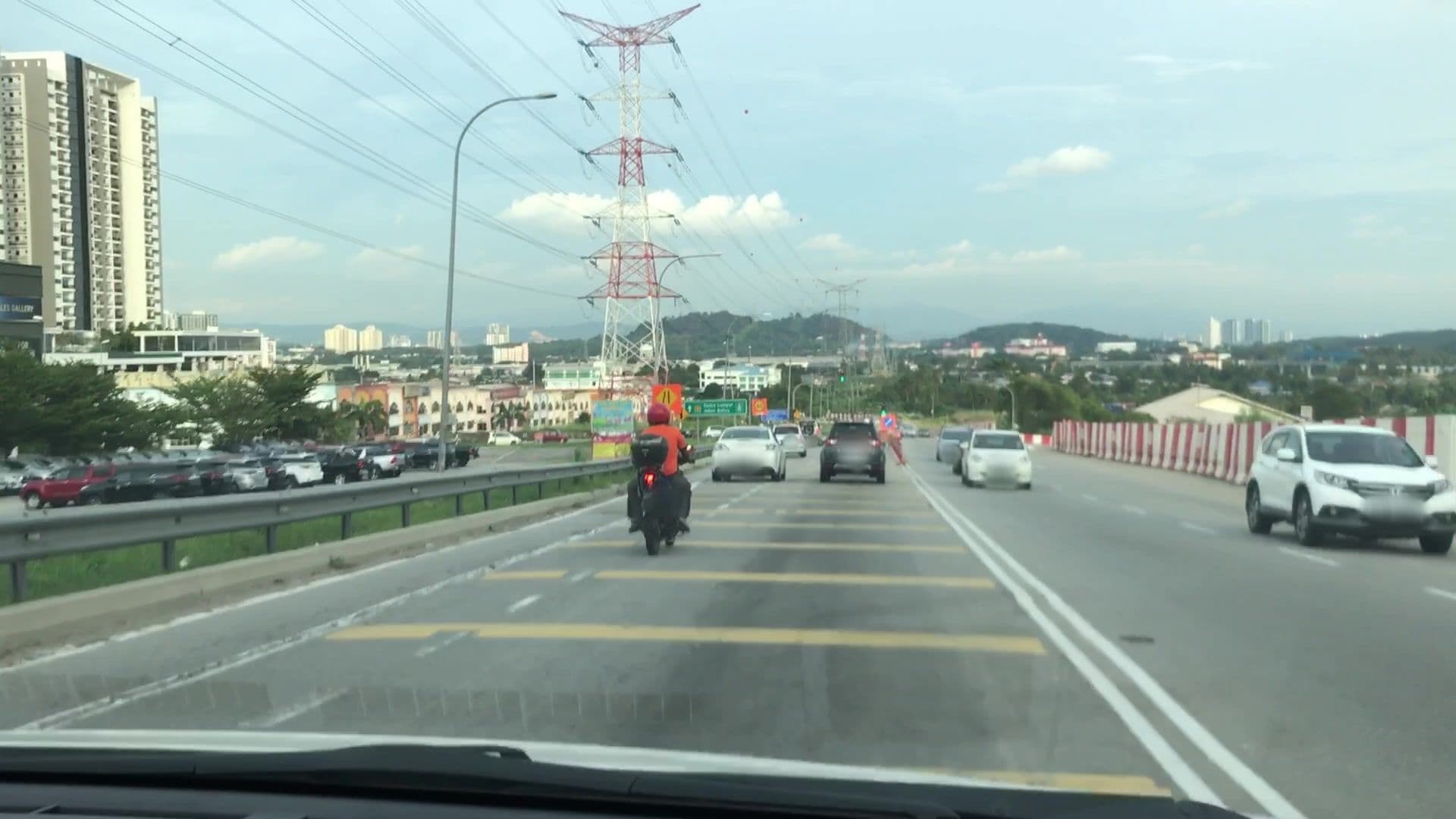 Street view near 9 Square Hotel, Seri Kembangan — © lvl5 (CC BY-SA · Mapillary)