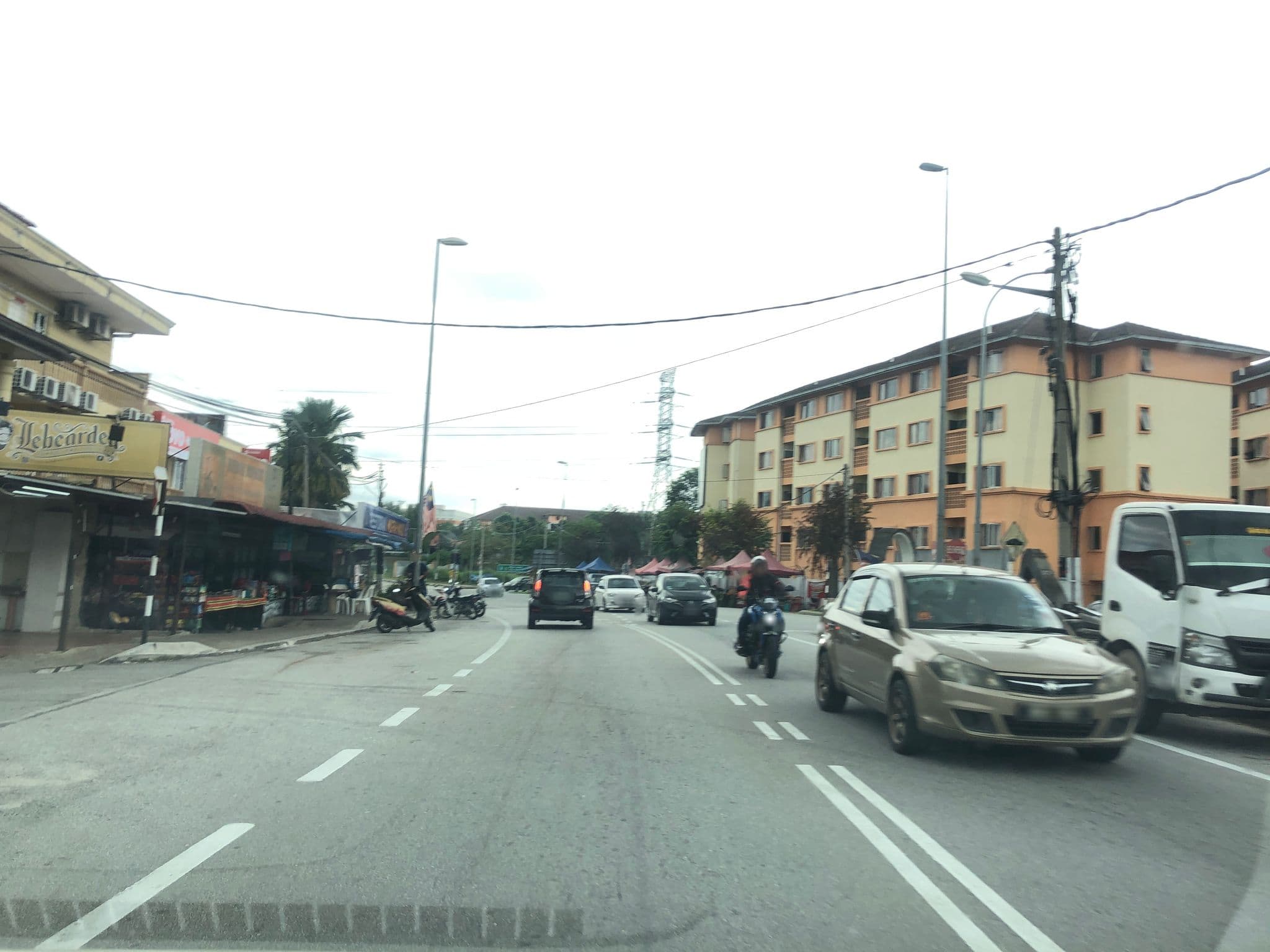 Street view near Hotel Lanai, Bangi — © razif (CC BY-SA · Mapillary)