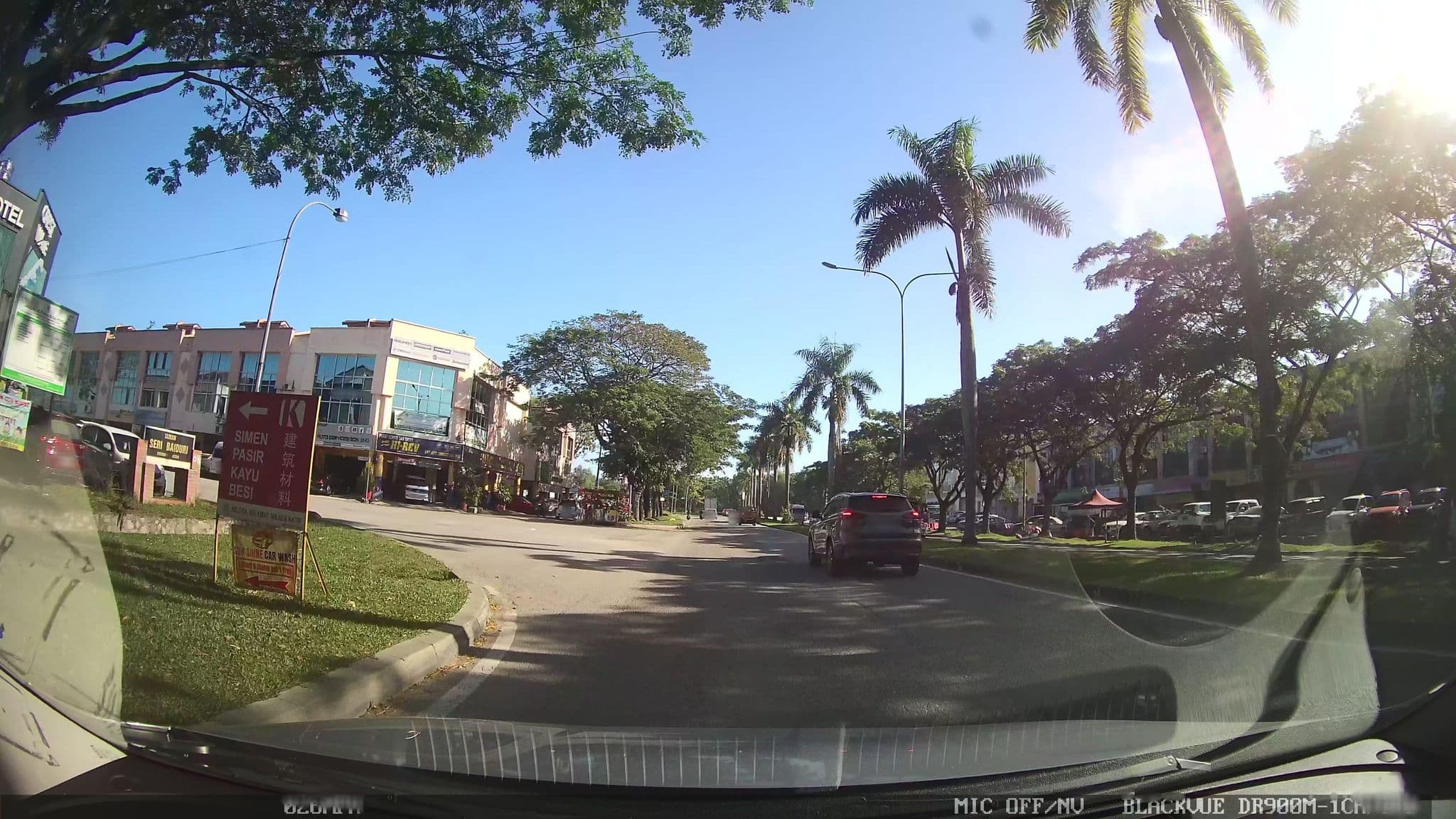 Street view near Crest Wave Hotel, Semenyih — © kaart_4 (CC BY-SA · Mapillary)