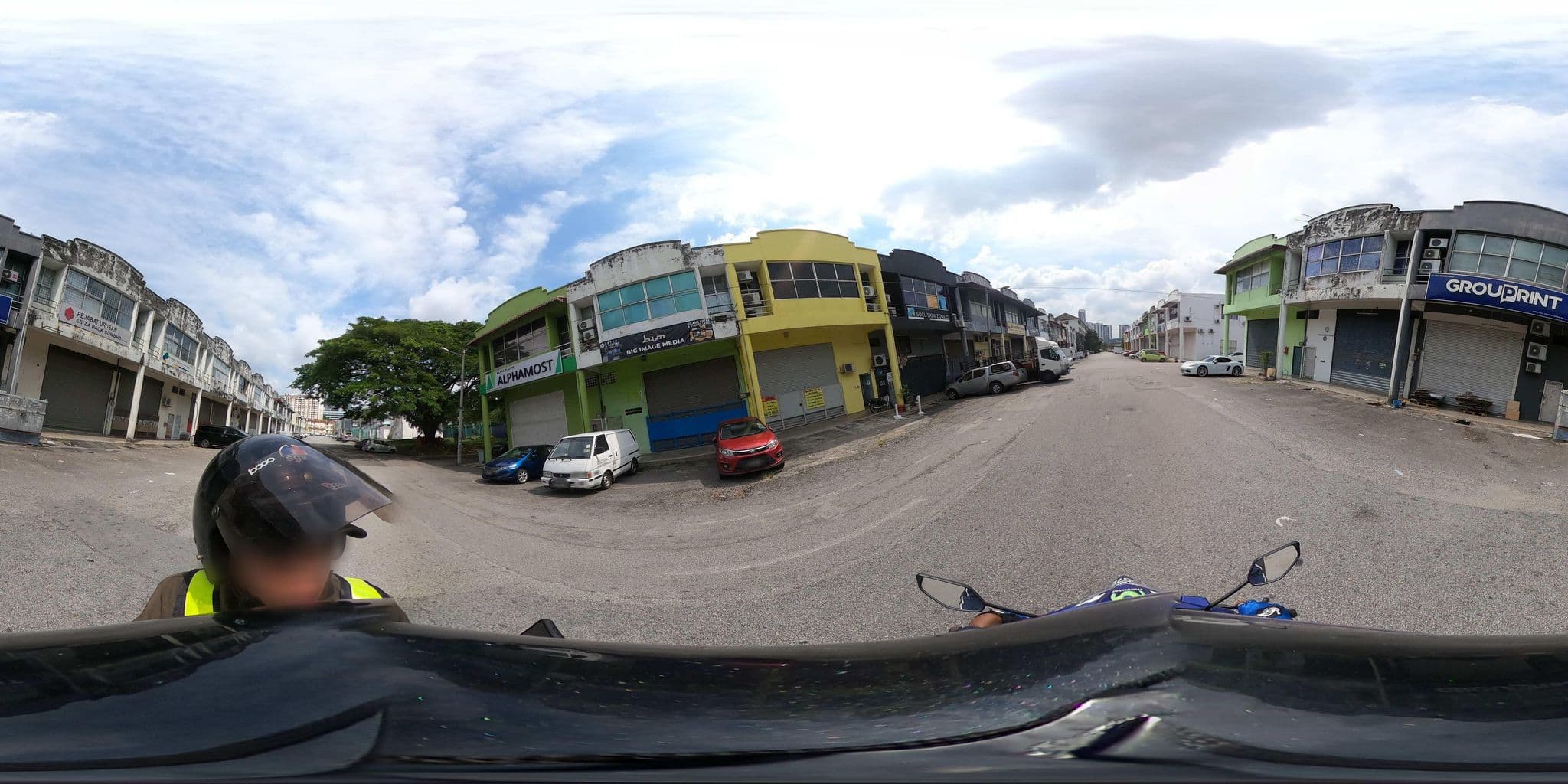 Street view near Resort, Bukit Jalil — © ahlang2 (CC BY-SA · Mapillary)