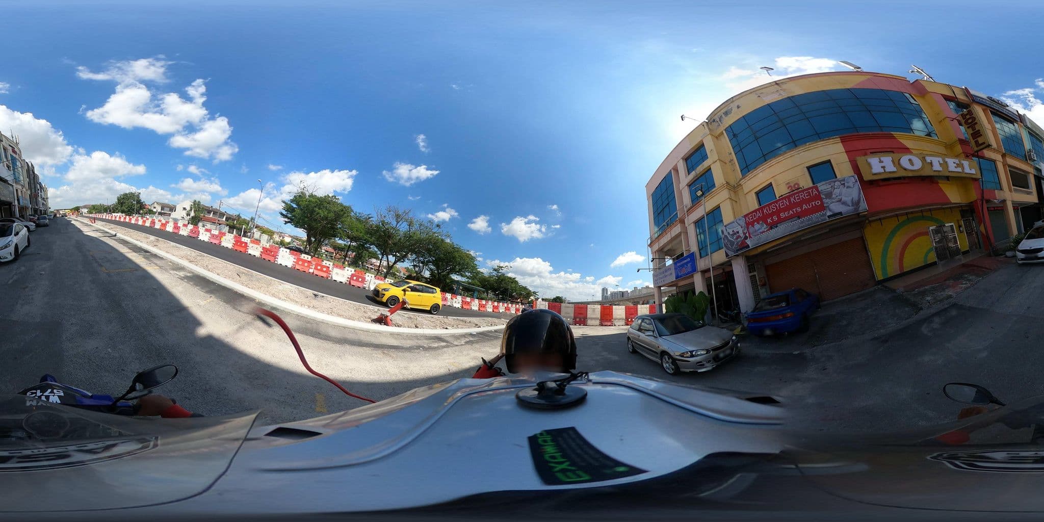 Street view near Ark Hotel, Seri Kembangan — © ahlang2 (CC BY-SA · Mapillary)