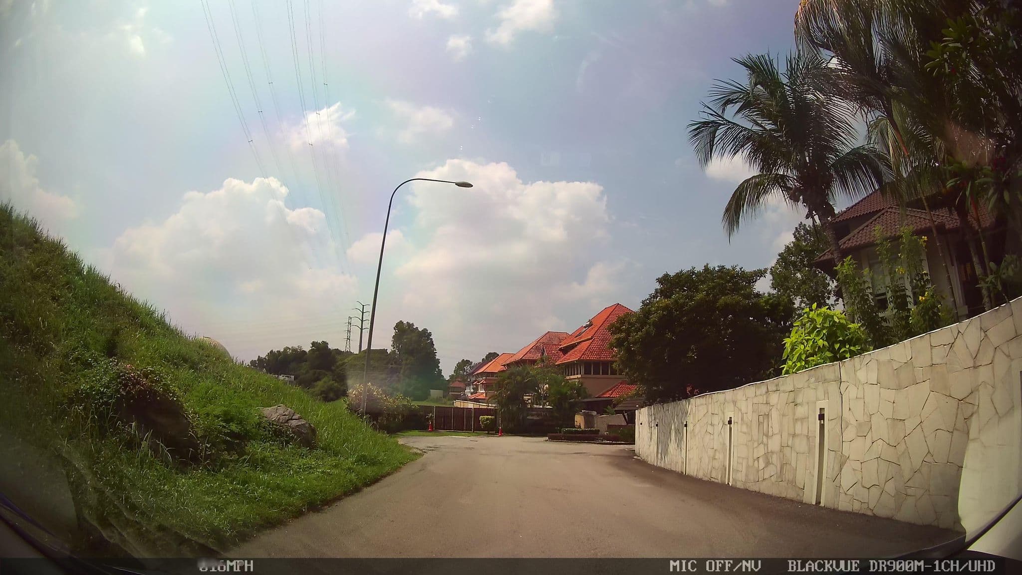 Street view near Chris Chin's Hotel, Bukit Damansara — © kaart_1 (CC BY-SA · Mapillary)