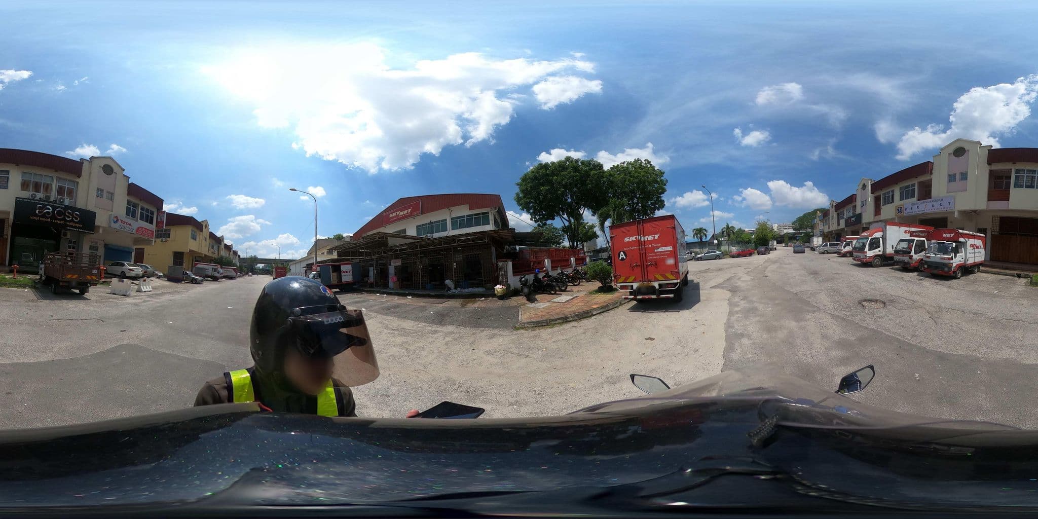 Street view near The Coronade Hotel Kuala Lumpur, Taman Ikan Emas — © ahlang2 (CC BY-SA · Mapillary)