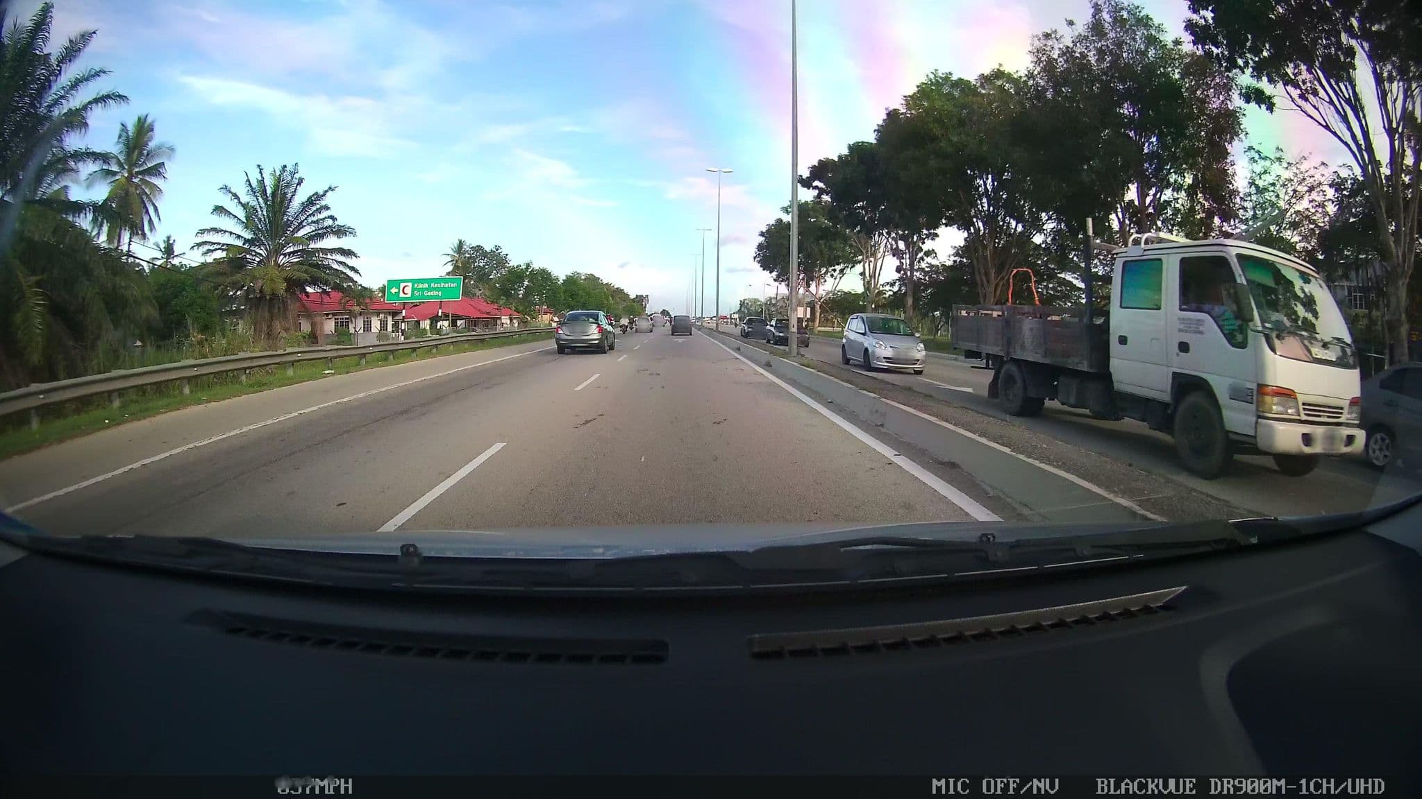Street view near Golden Pearl Hotel, Parit Raja — © kaart5 (CC BY-SA · Mapillary)