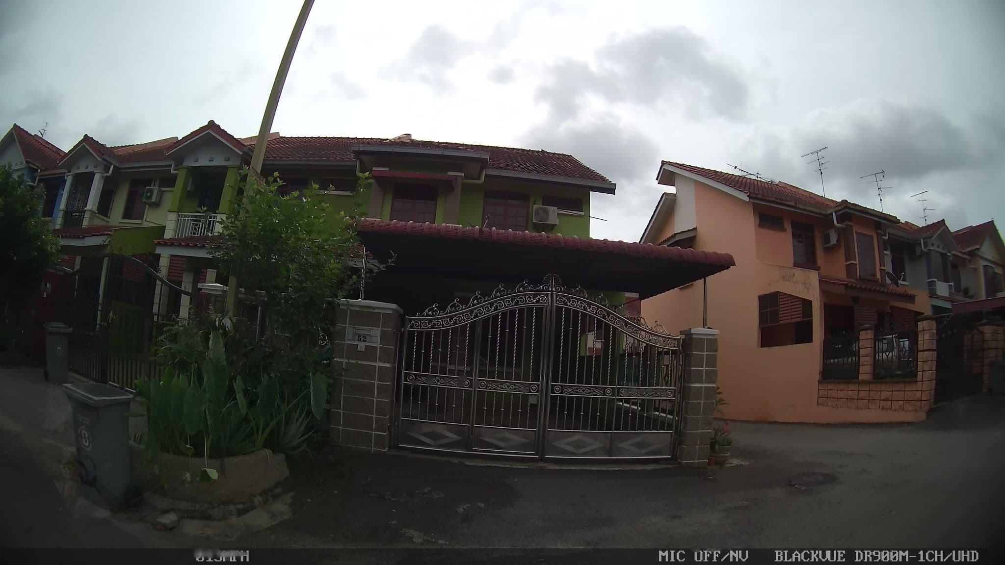 Street view near GuestHouse Goodies, Kampung Larkin Lama — © kaart5 (CC BY-SA · Mapillary)