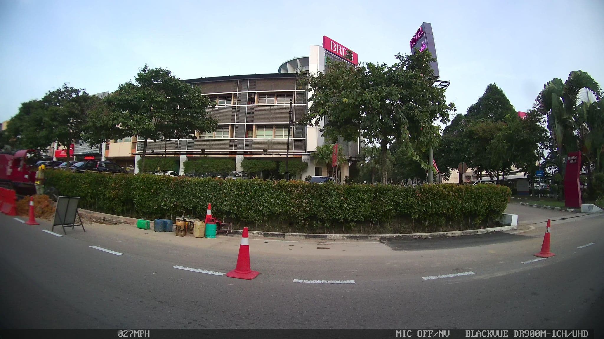 Street view near Godori Hotel Permas Jaya, Taman Permas Jaya — © kaart_3 (CC BY-SA · Mapillary)