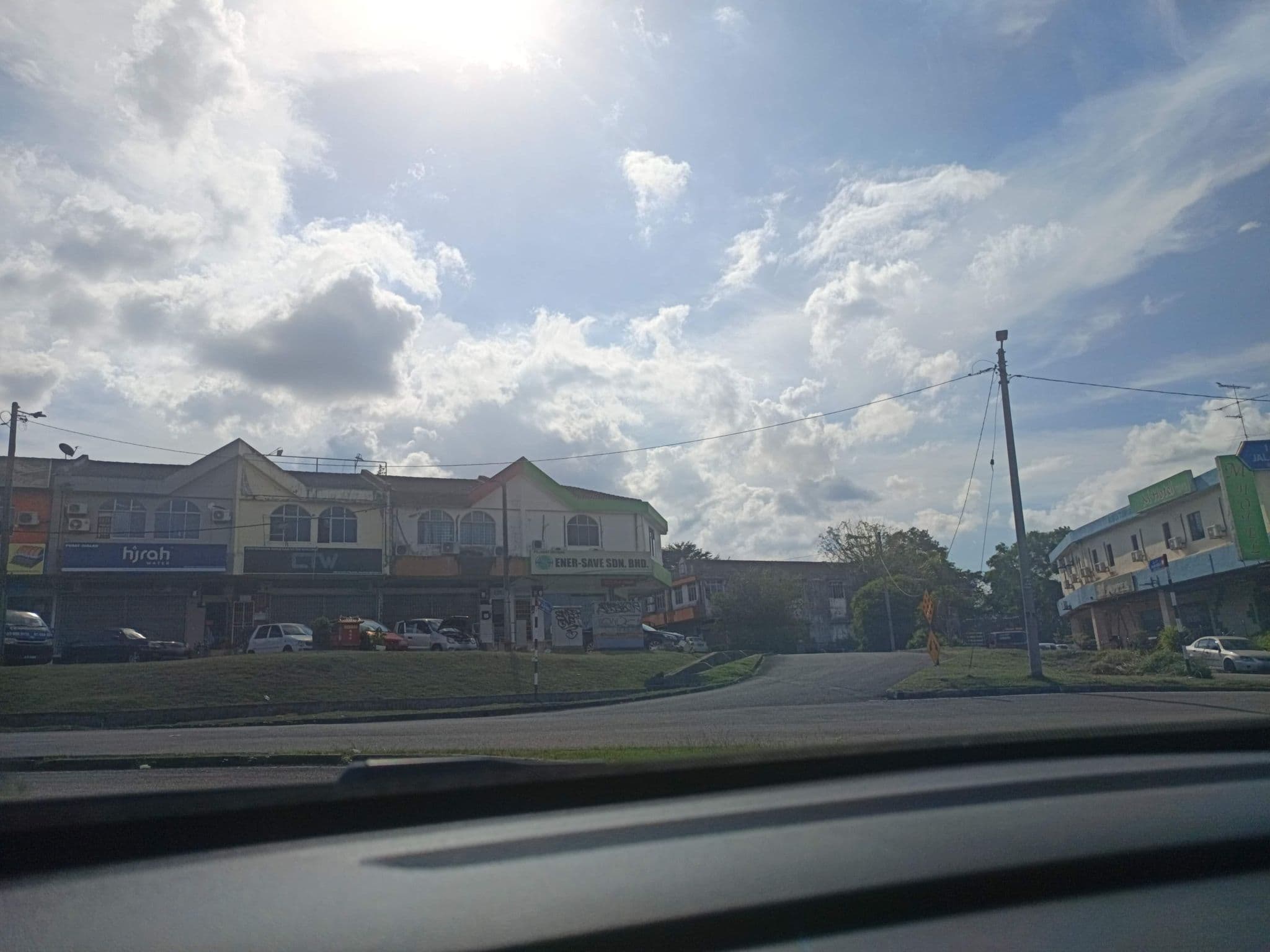 Street view near M Hotel (Skudai), Skudai — © YikQin (CC BY-SA · Mapillary)