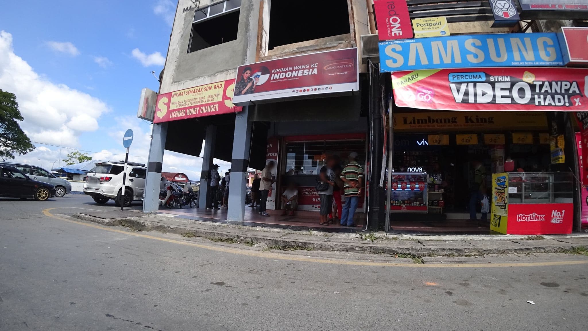 Street view near Comfort Inn Limbang, Limbang — © raito (CC BY-SA · Mapillary)