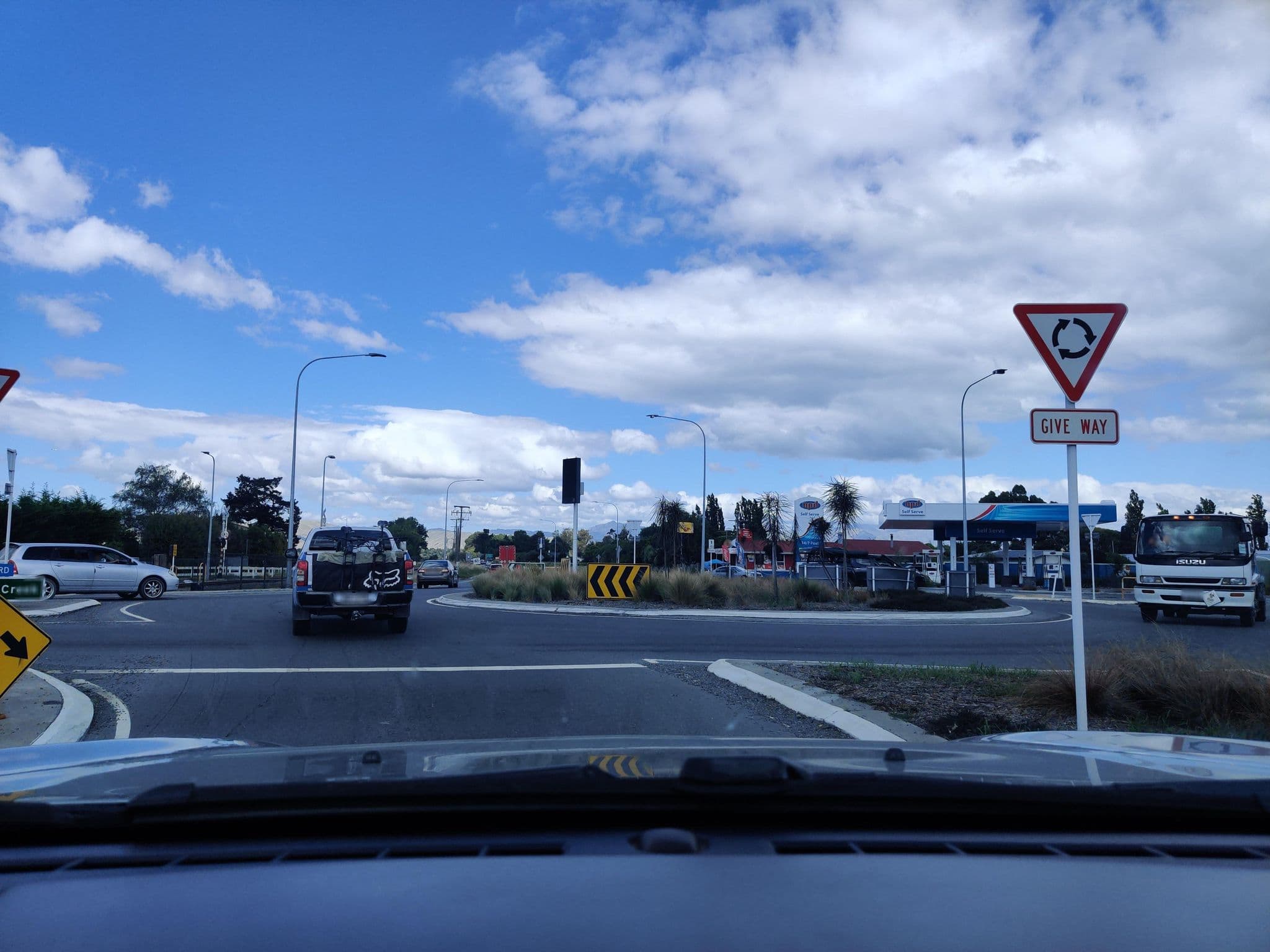 Street view near Swampys Backpackers, Mayfield — © elphix (CC BY-SA · Mapillary)