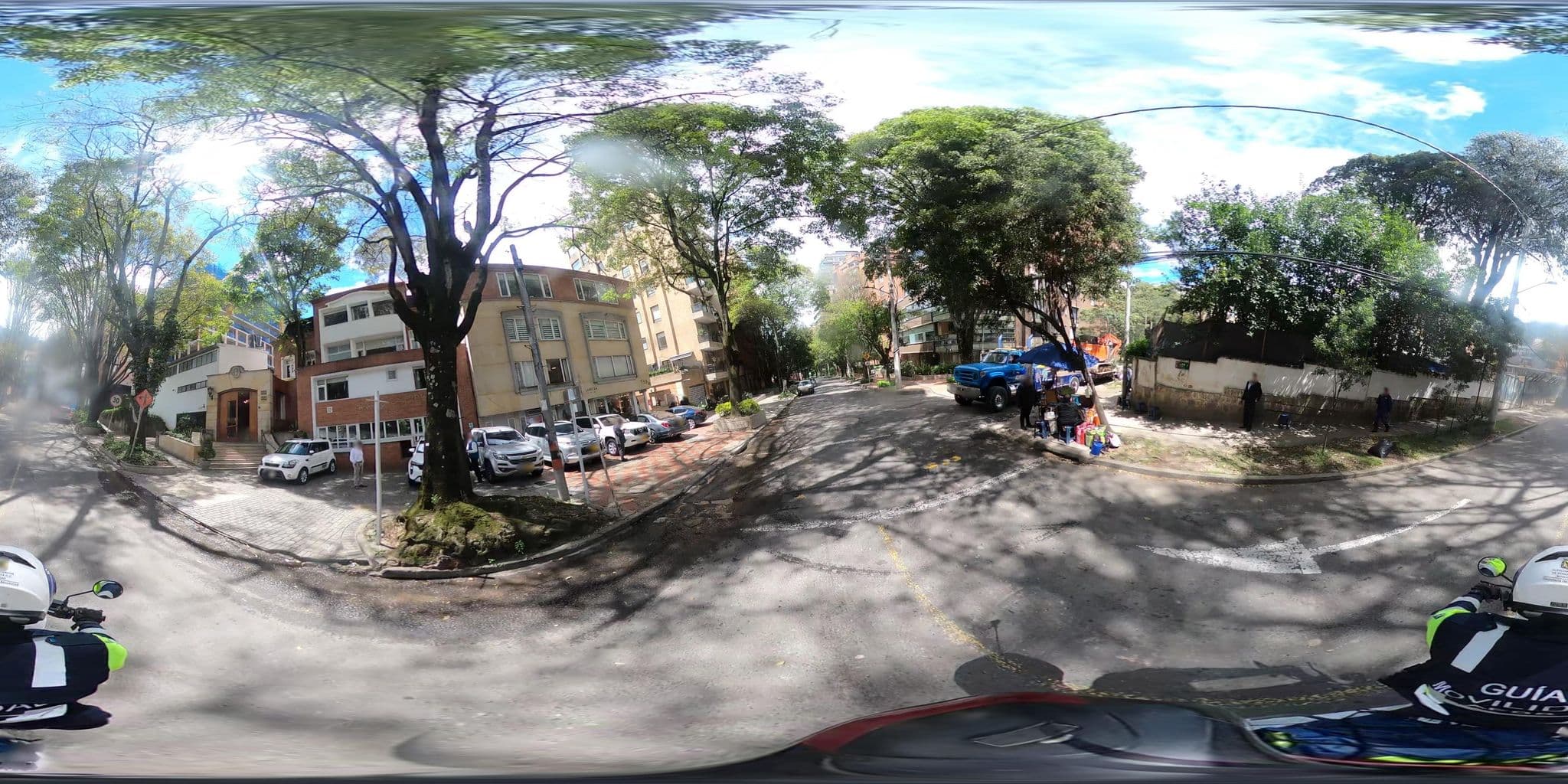 Street view near Hotel Portón Bogotá, Barrio San Luis