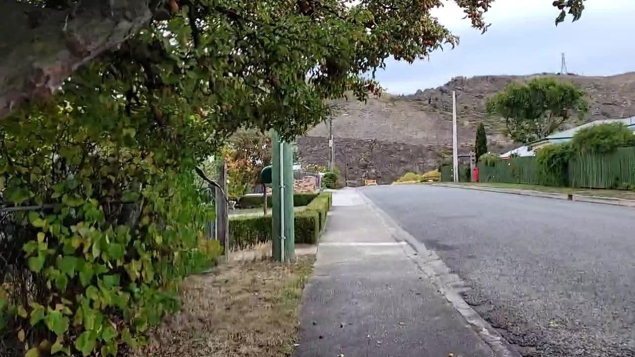 Street view near Hotop House B & B, Cromwell — © roadroid (CC BY-SA · Mapillary)