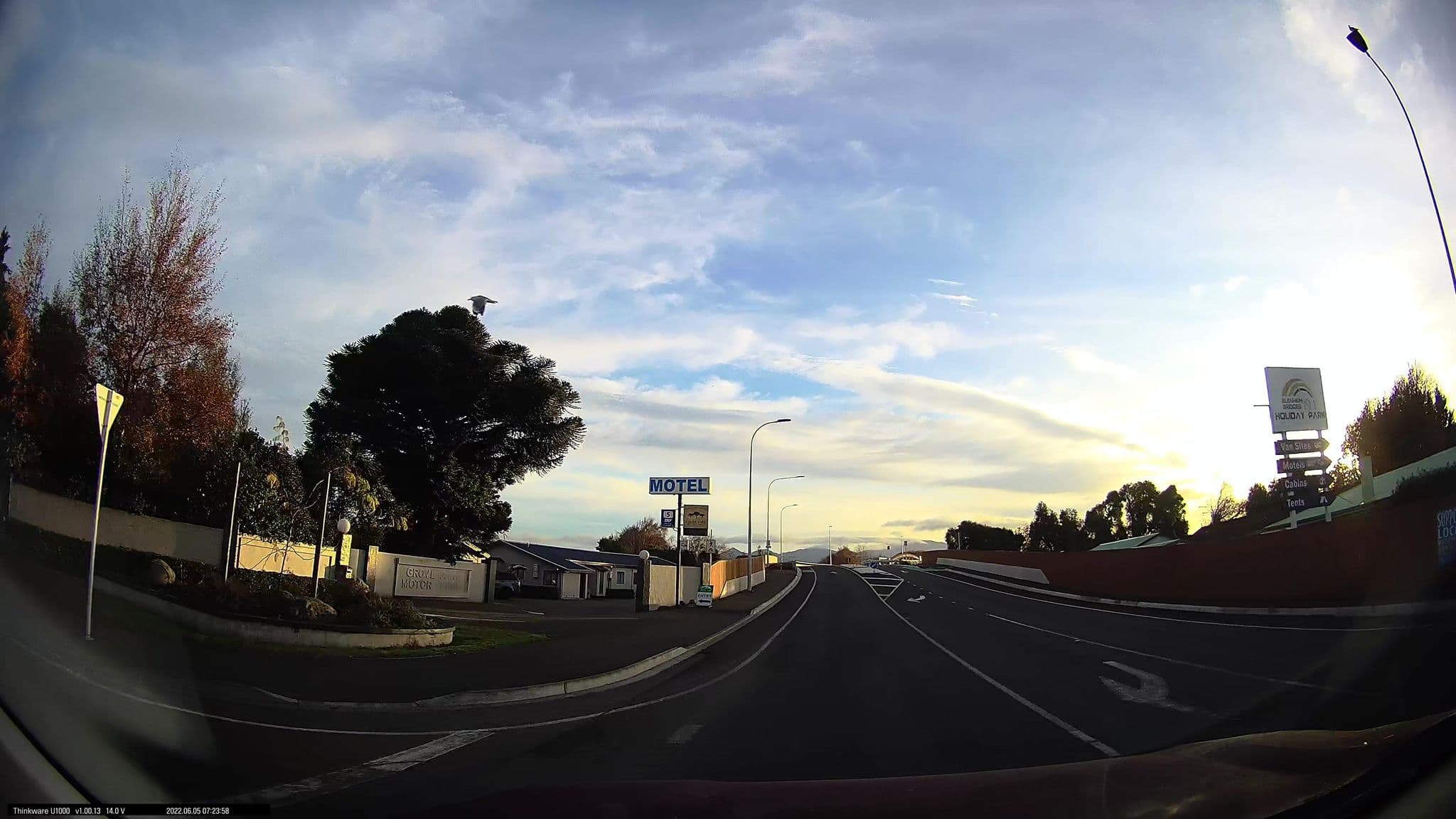 Street view near Top 10 Blenheim, Mayfield — © maxim752 (CC BY-SA · Mapillary)