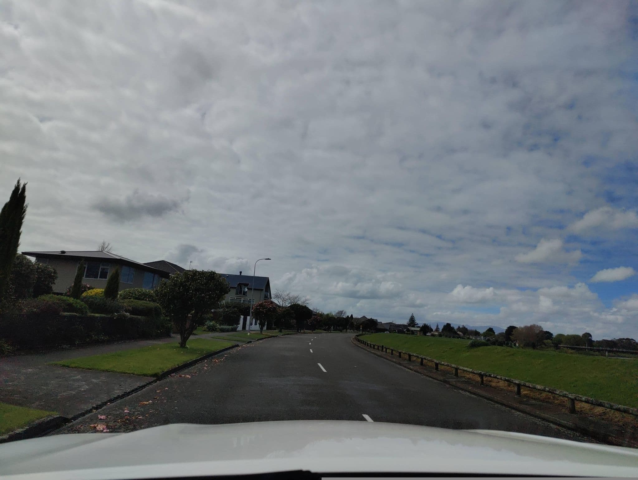 Street view near @Riverhills, West End — © elphix (CC BY-SA · Mapillary)
