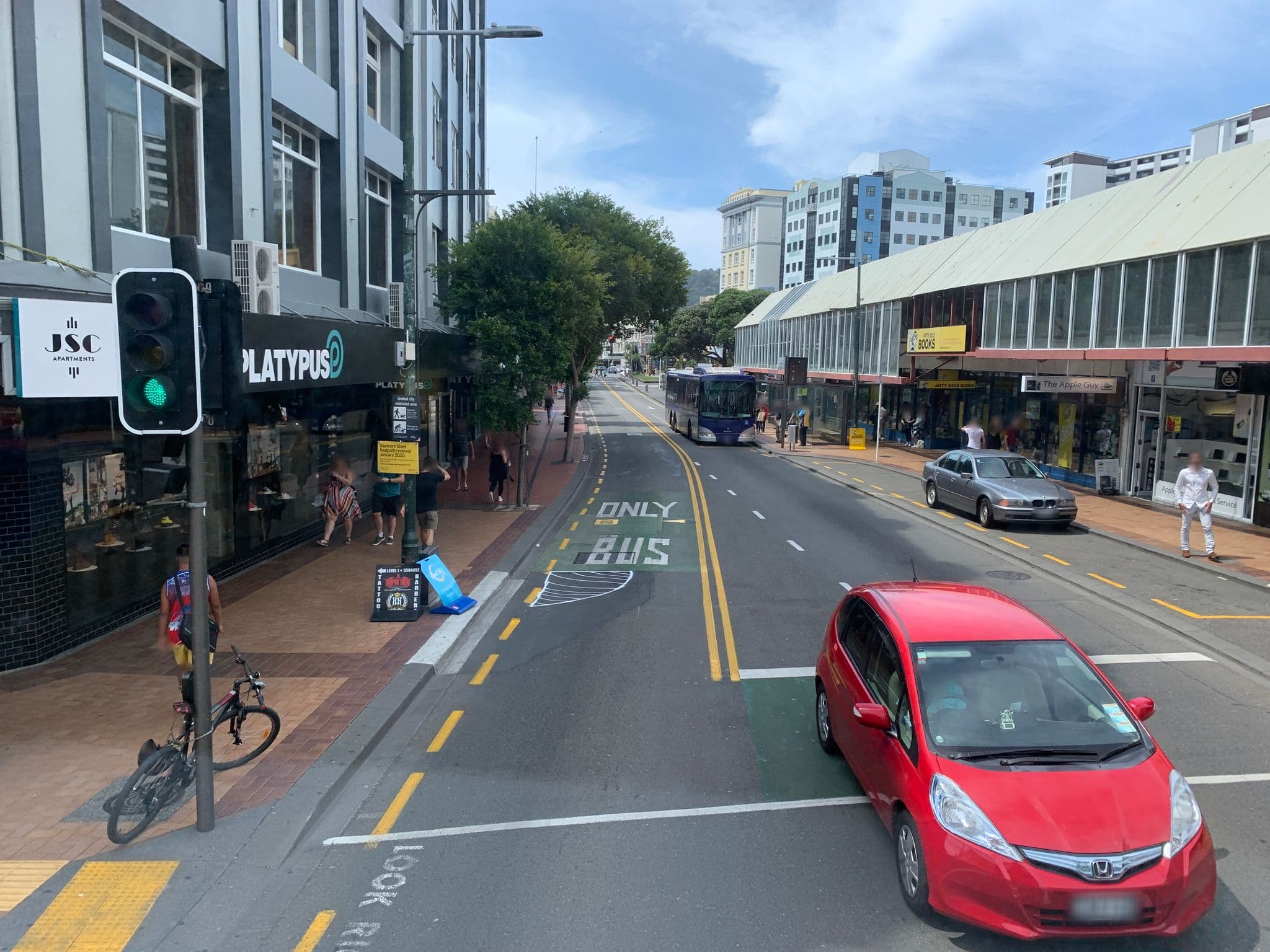 Street view near Boxhill Lodge, Te Aro — © bswatkins (CC BY-SA · Mapillary)