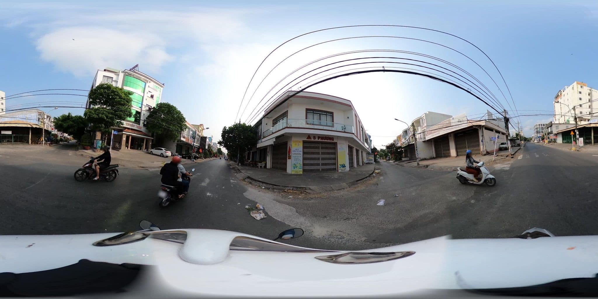 Street view near Thuân Thiên Hotel, Rạch Giá — © bemaps_1pd (CC BY-SA · Mapillary)