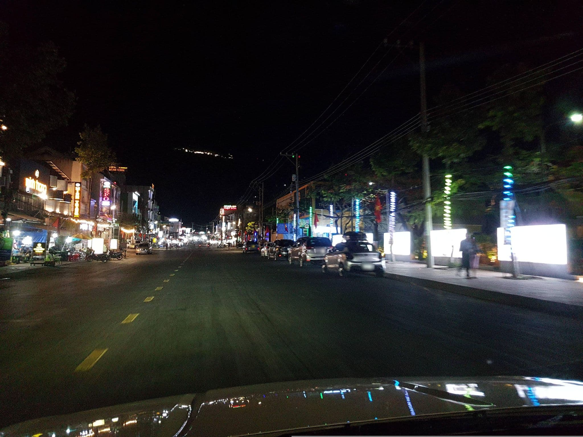 Street view near Huệ Bình Hotel, Châu Đốc — © VPTD (CC BY-SA · Mapillary)
