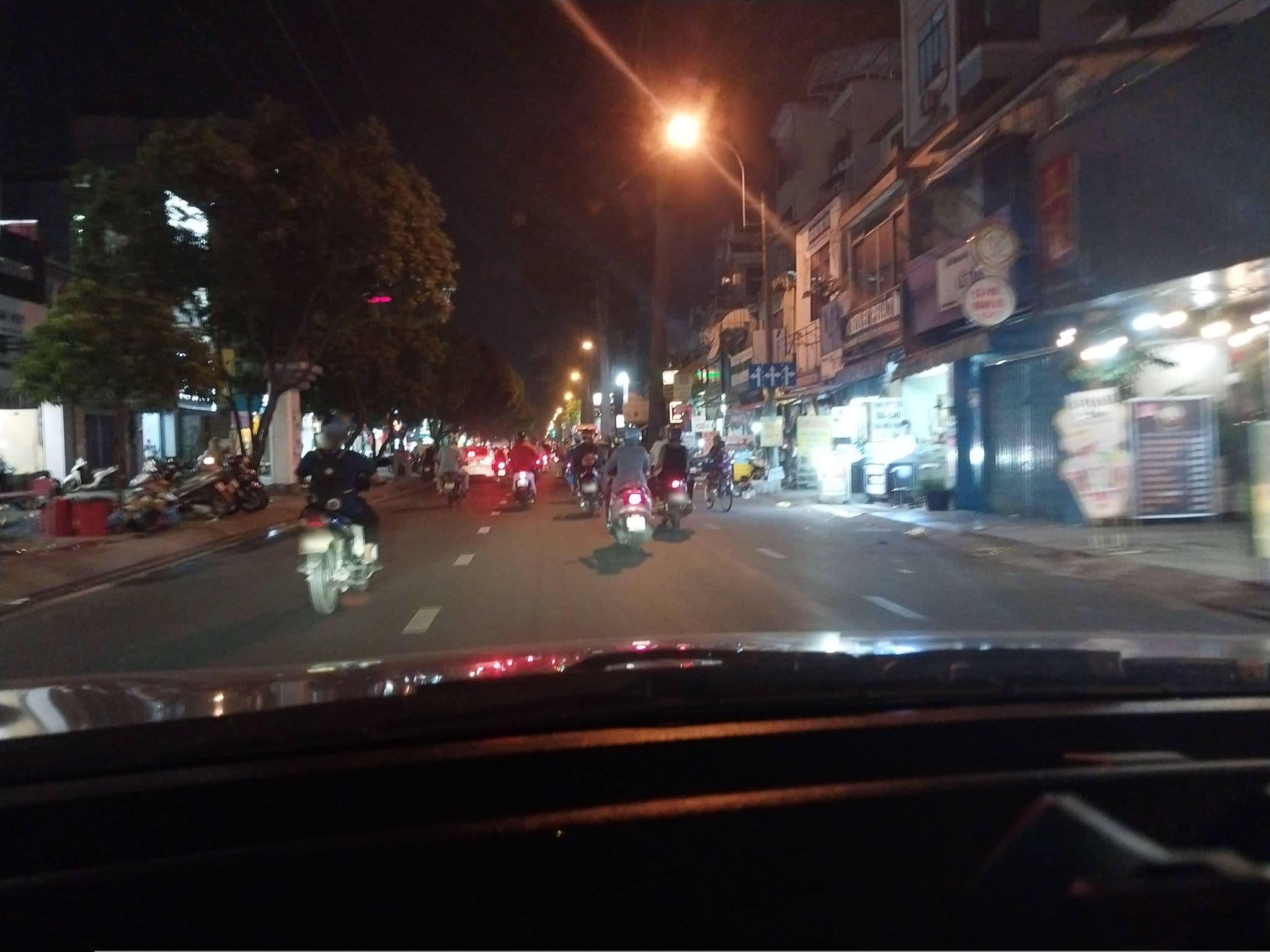 Street view near Bong Hong Hotel, Quận Mười — © sg_front_1 (CC BY-SA · Mapillary)