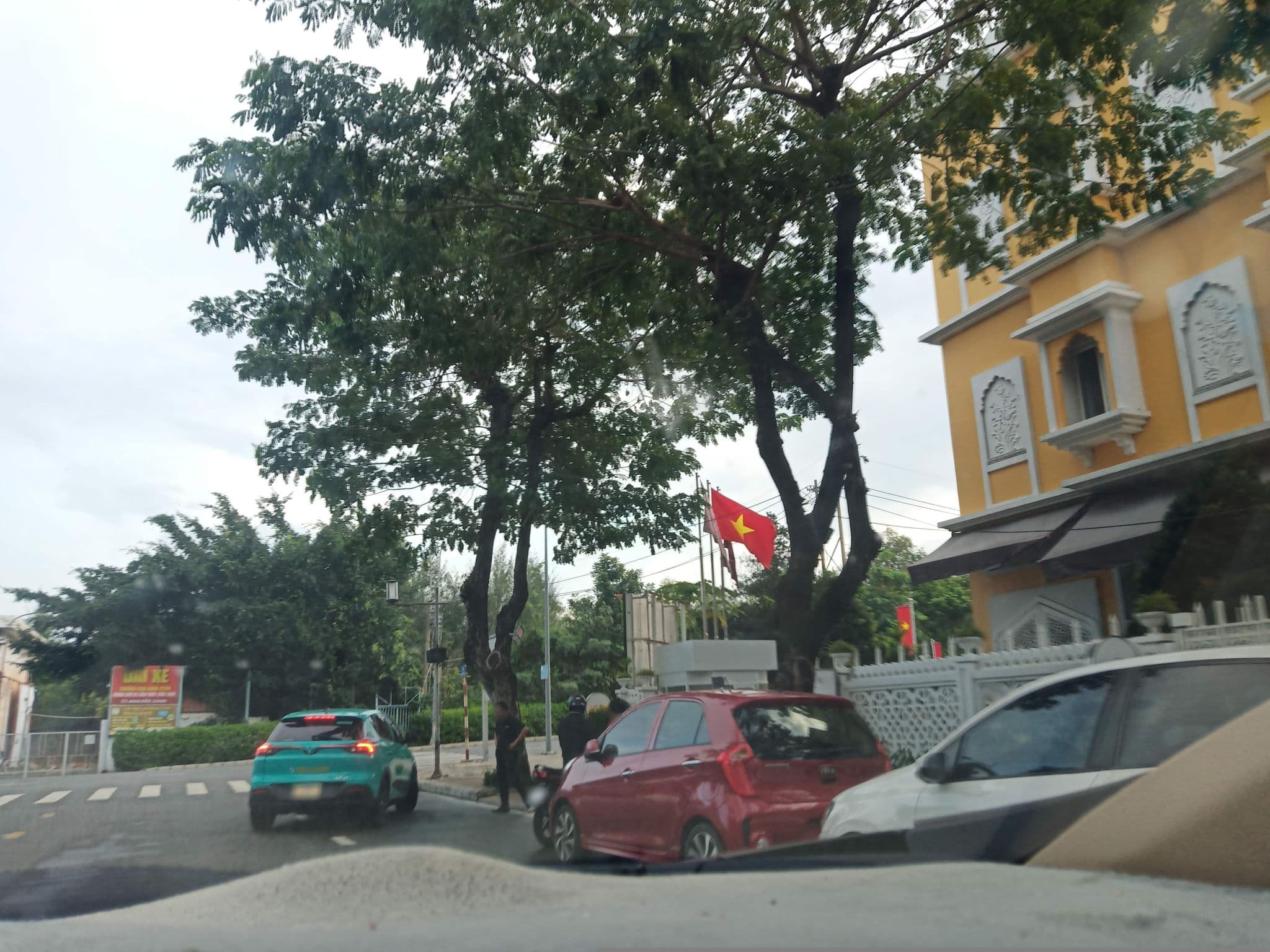 Street view near TajmaSago, Nhà Bè — © sg_right_1 (CC BY-SA · Mapillary)
