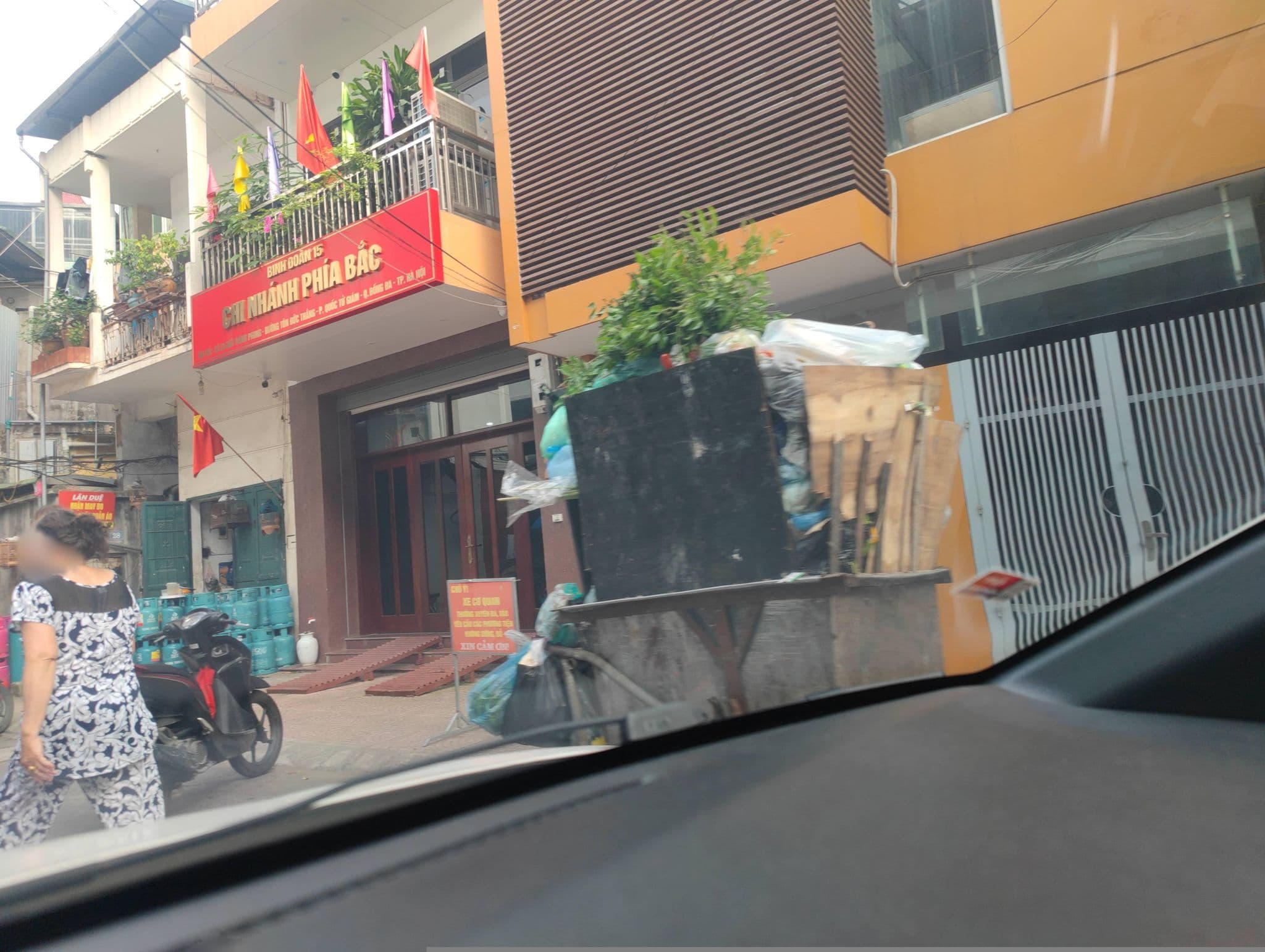 Street view near Windy Hotel, Hanoi — © hn_right_2 (CC BY-SA · Mapillary)