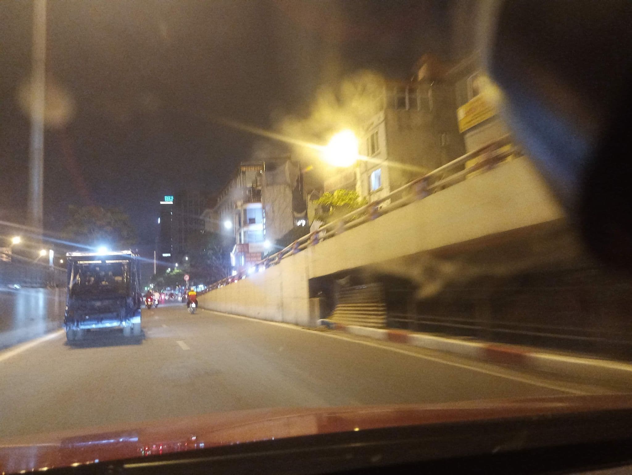 Street view near Zostel, Hoàn Kiếm — © hn_front_1 (CC BY-SA · Mapillary)