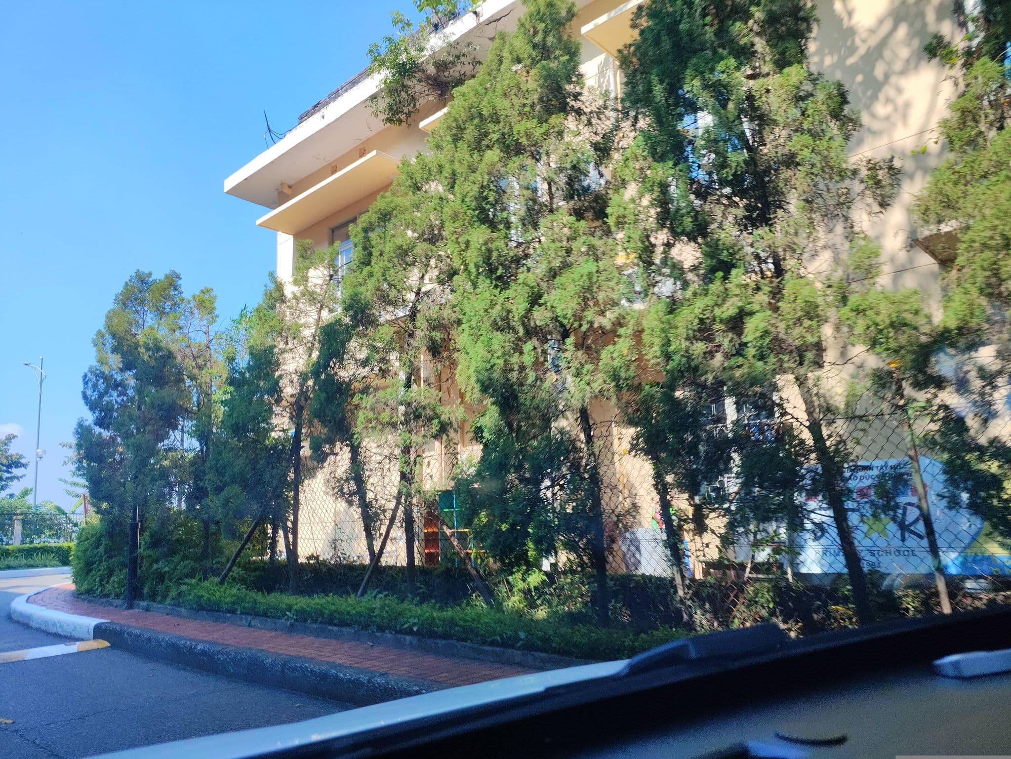 Street view near Diamond Westlake Suites, Tây Hồ — © hn_right_1 (CC BY-SA · Mapillary)