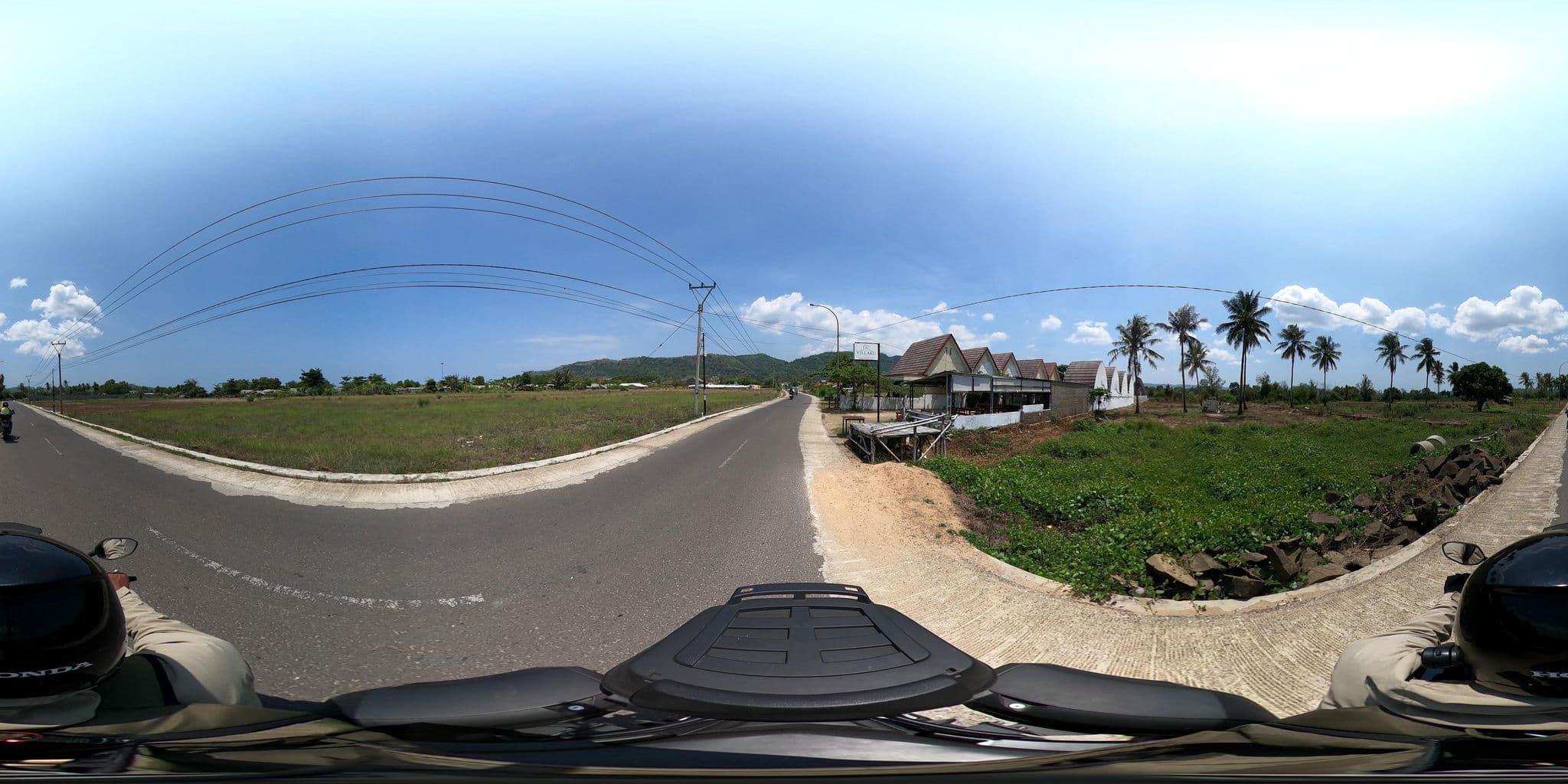 Street view near Dkoboy(Resto&Villa), Pelabuhanratu — © Kaart_Local (CC BY-SA · Mapillary)