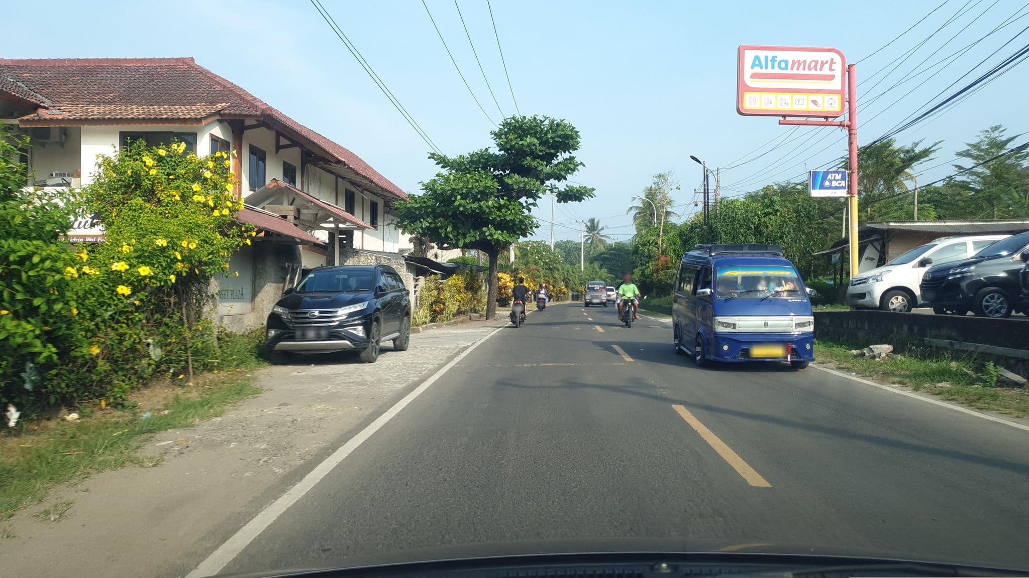 Street view near Hotel sunset plaza, Pelabuhanratu — © Kaart_Local (CC BY-SA · Mapillary)