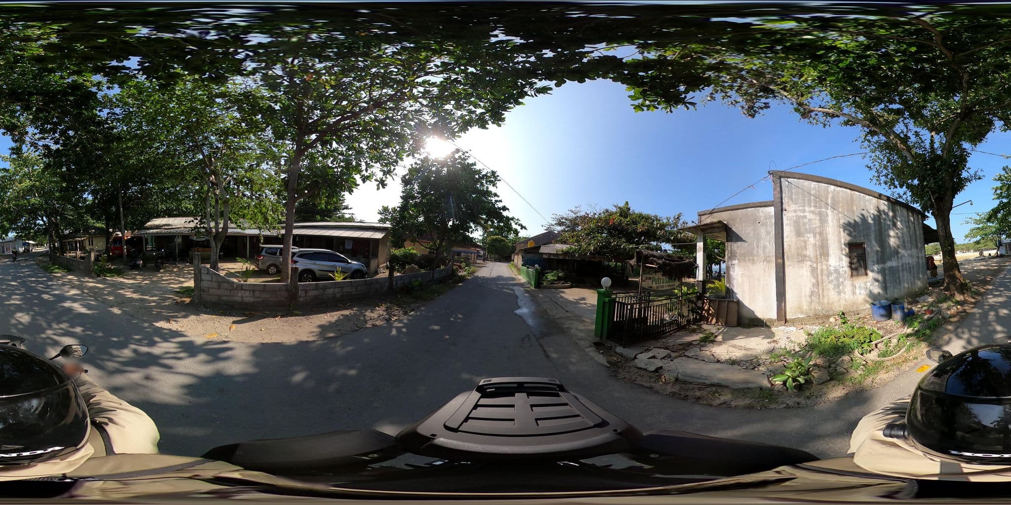 Street view near Pondok Bu'Omes, Pelabuhanratu — © Kaart_Local (CC BY-SA · Mapillary)