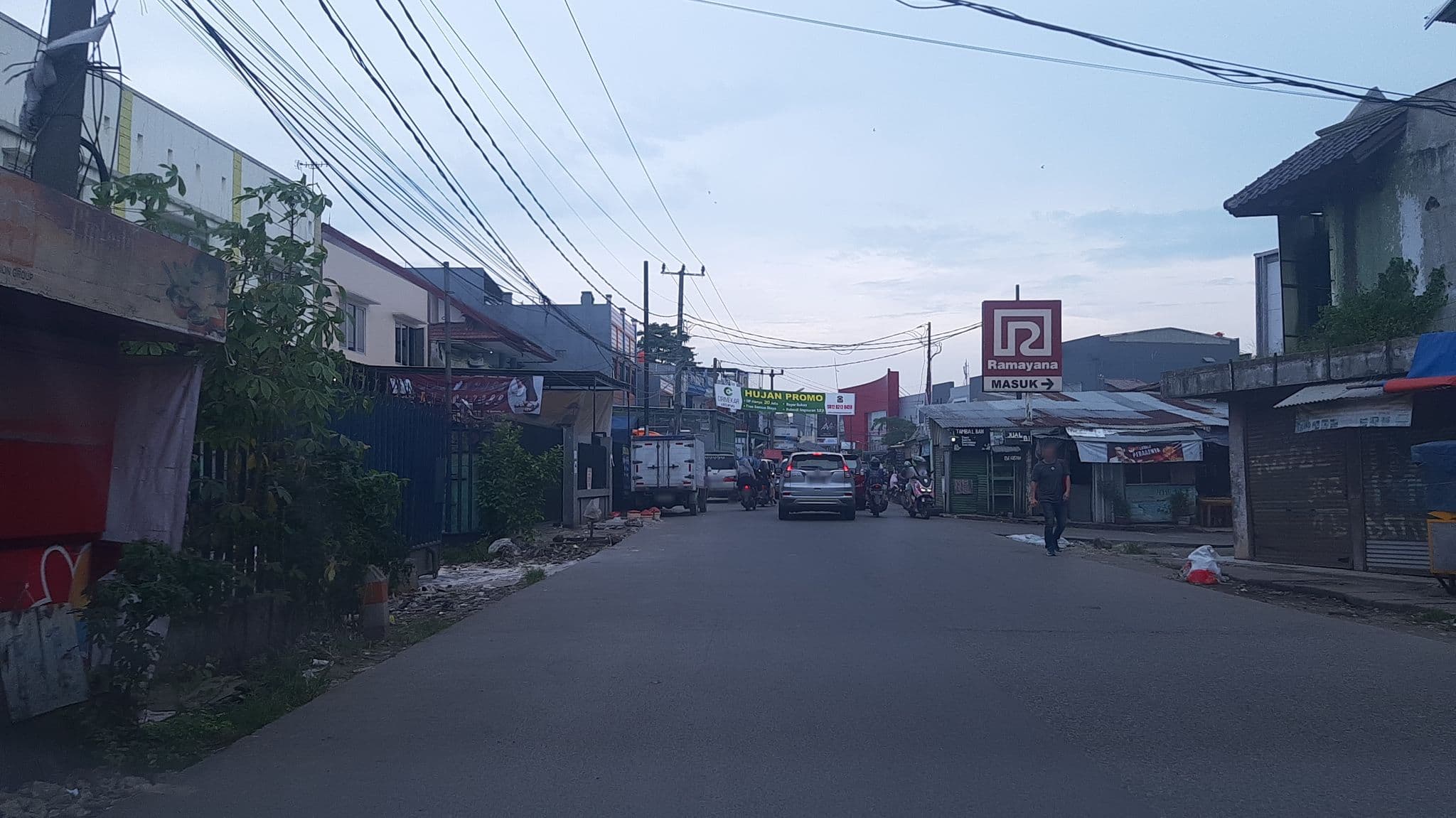 Street view near Rumah Mimpi RF, Cibinong — © rizkaiwanda (CC BY-SA · Mapillary)