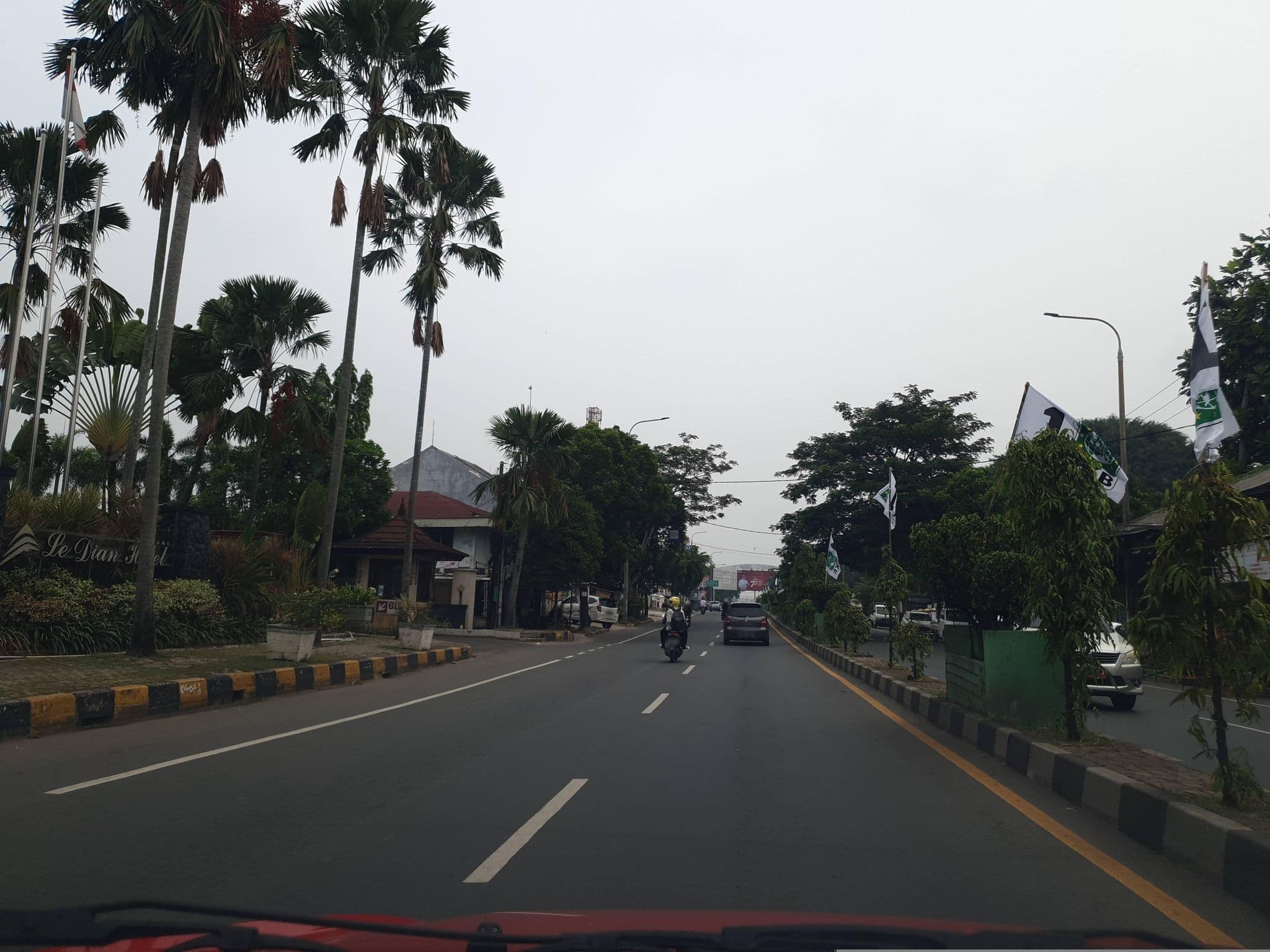 Street view near Bukber cangciment @Ledian Hotel, Serang — © Kaart_Local (CC BY-SA · Mapillary)