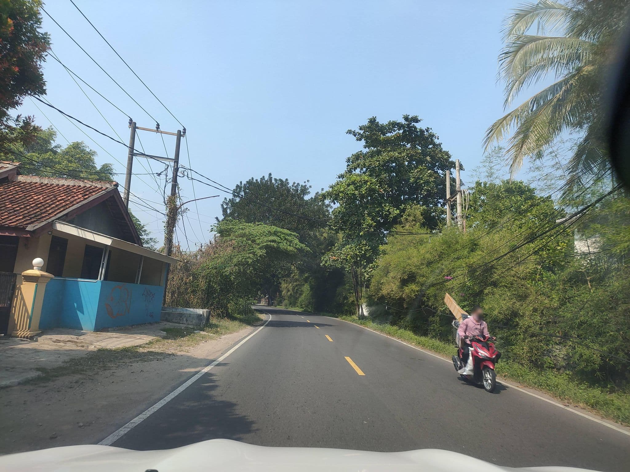Street view near Rakata Hotel & Restaurant, Labuan — © Kaart_Local (CC BY-SA · Mapillary)