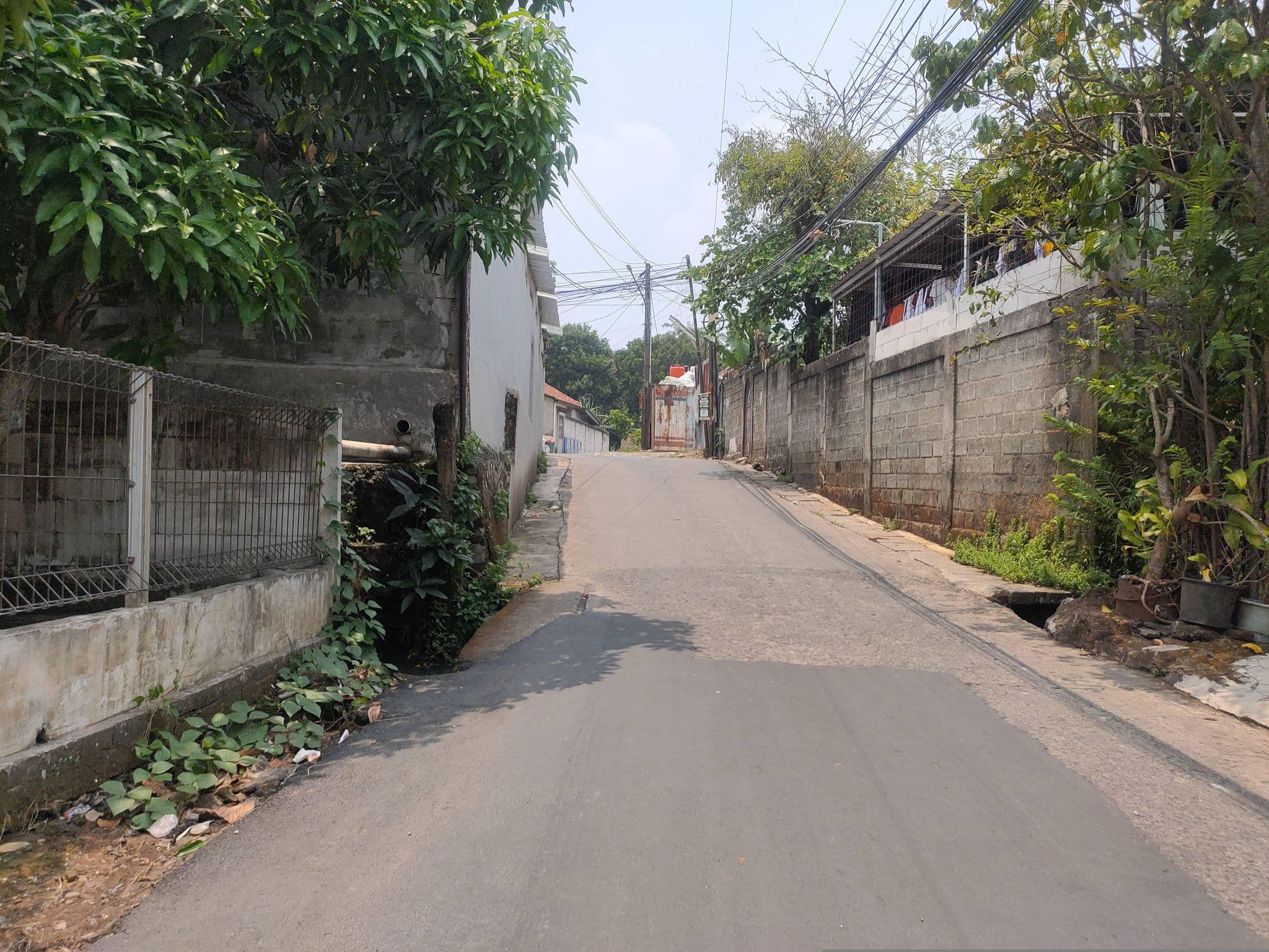 Street view near Shekina Village, Sawangan — © Kaart_Local (CC BY-SA · Mapillary)