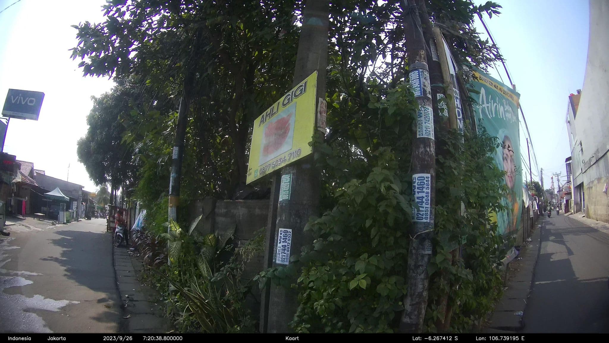 Street view near Samudra Kost, South Tangerang — © kaart_2 (CC BY-SA · Mapillary)