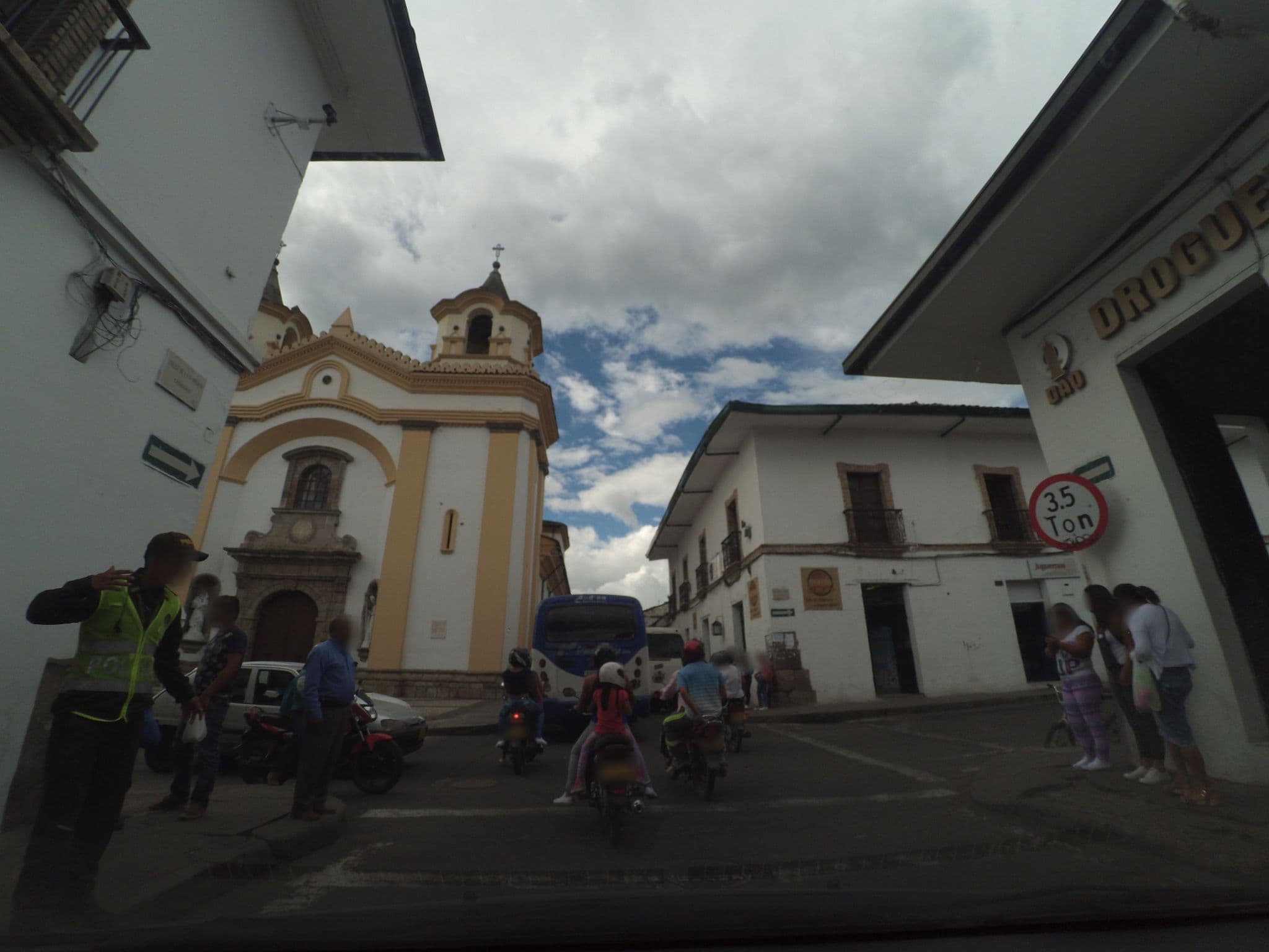 Street view near La plazuela, Popayán — © kaxtillo (CC BY-SA · Mapillary)