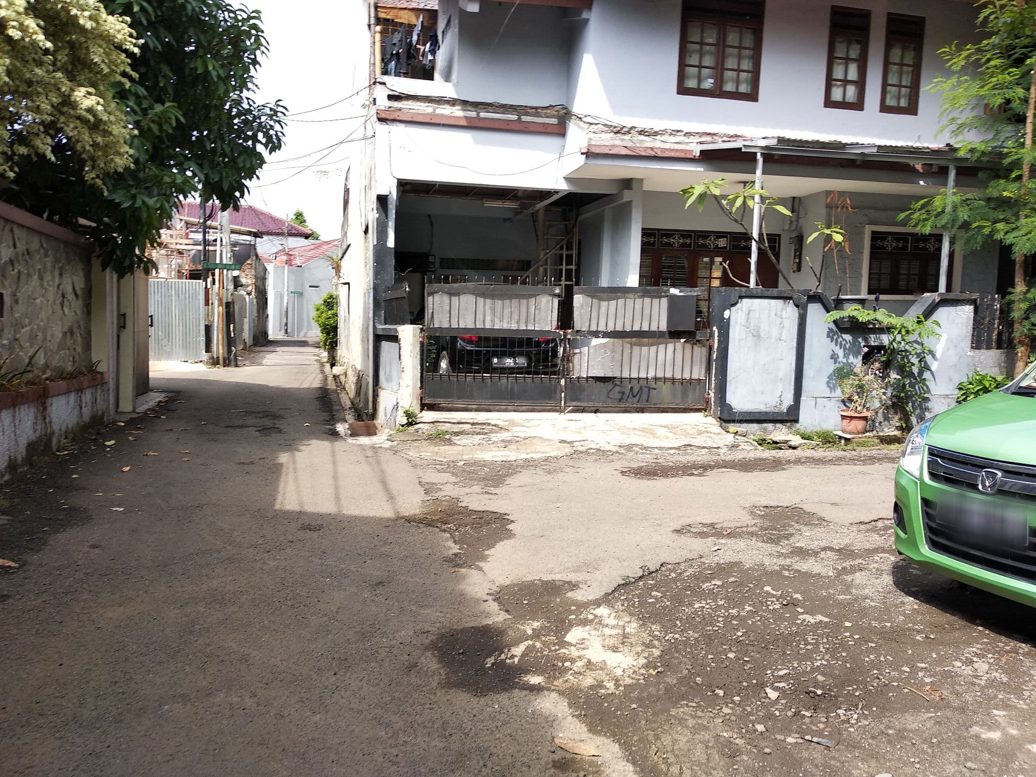 Street view near The grand hill, Jakarta — © ikopanji (CC BY-SA · Mapillary)