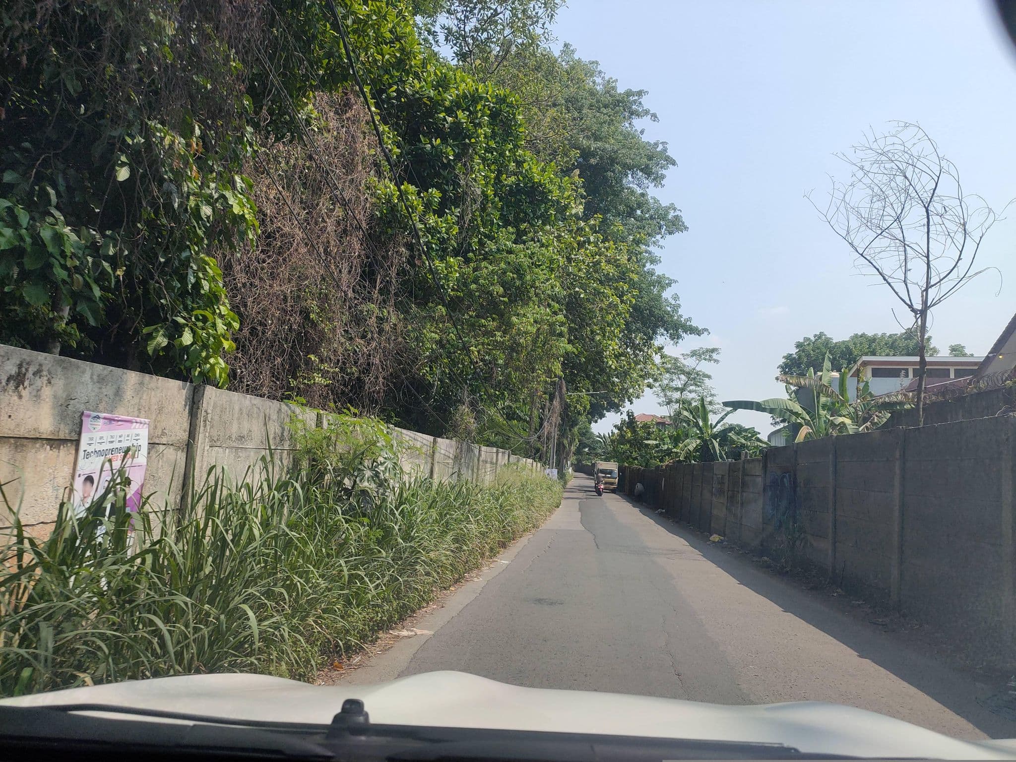 Street view near L-9, Cileungsir — © Kaart_Local (CC BY-SA · Mapillary)