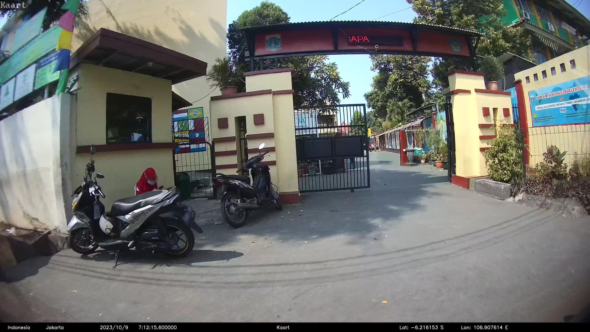 Street view near Rensa Hotel, Utan — © kaart_2 (CC BY-SA · Mapillary)