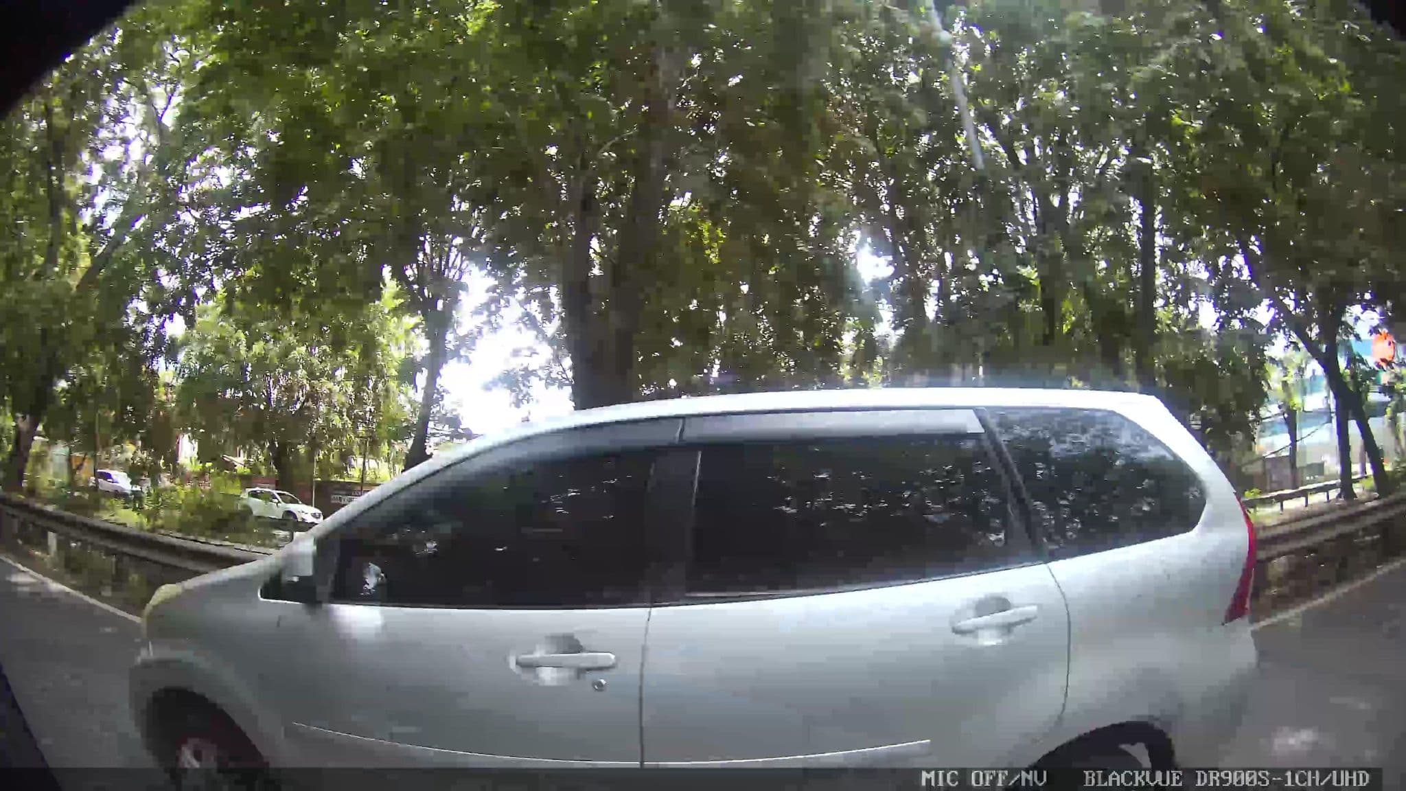 Street view near SUNLAKE Hotel, Utan — © Kaart---RIGHT (CC BY-SA · Mapillary)