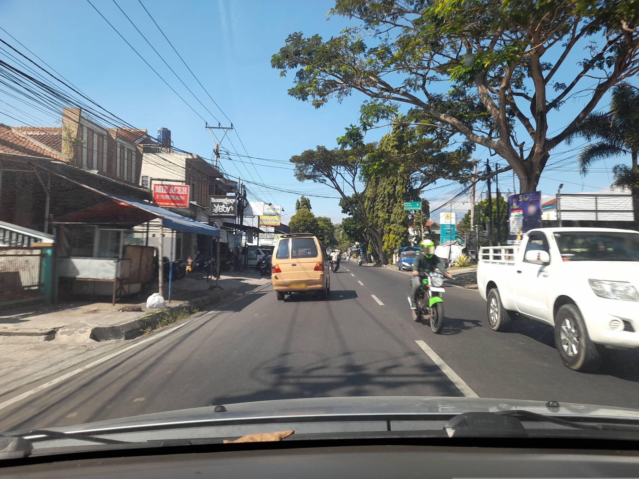 Street view near Hotel Azalea, Garut — © Kaart_Local (CC BY-SA · Mapillary)