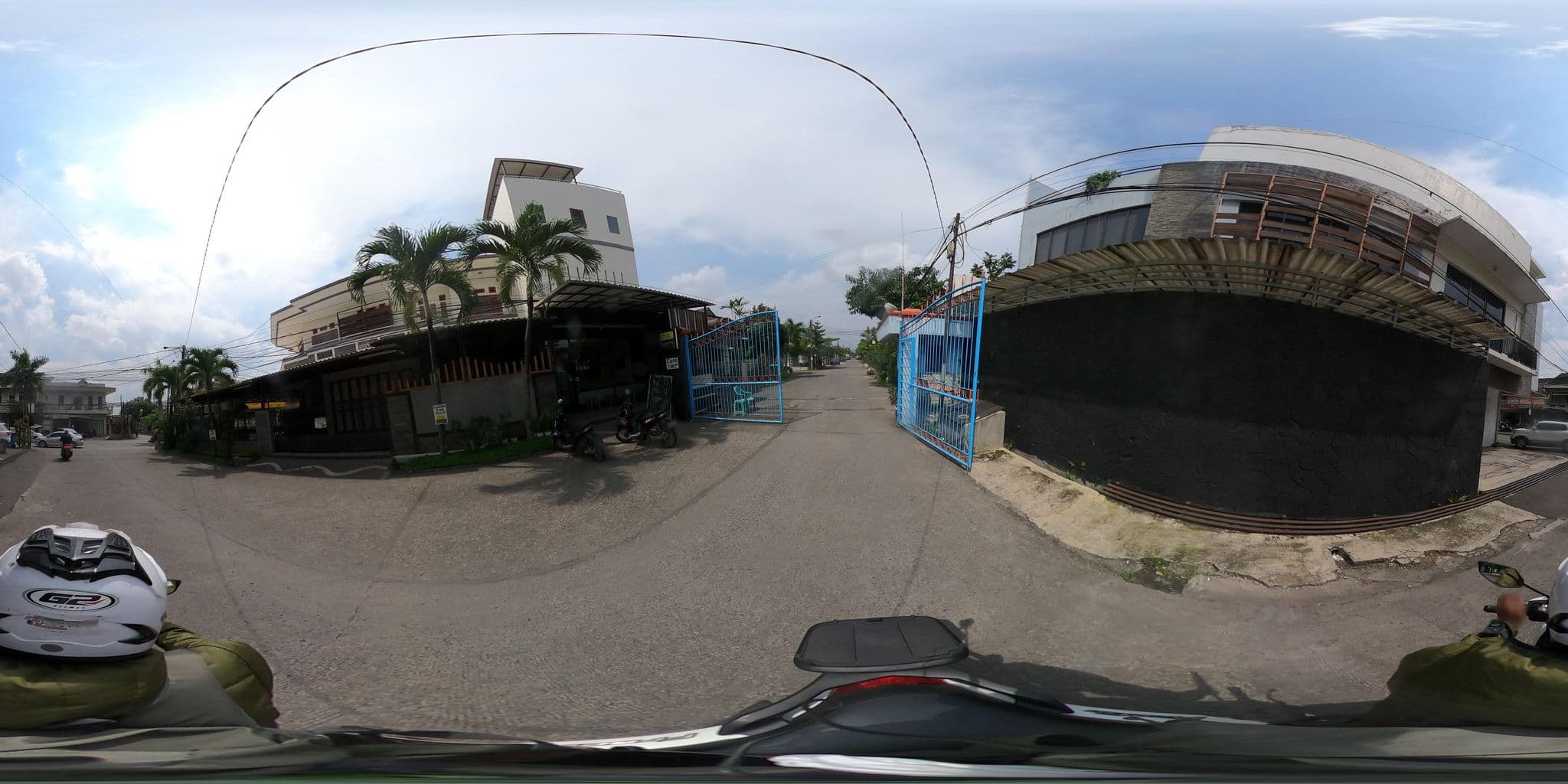 Street view near Hotel Boulevard, Margahayukencana — © Kaart_Local (CC BY-SA · Mapillary)